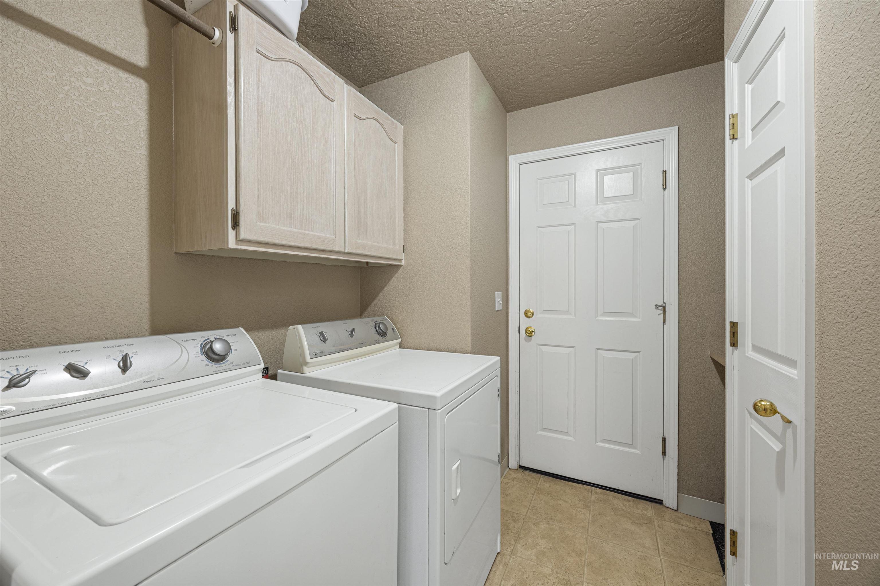 6501 Outlook Dr, Boise, Idaho 83714, 3 Bedrooms, 2 Bathrooms, Residential For Sale, Price $499,000, 98997795