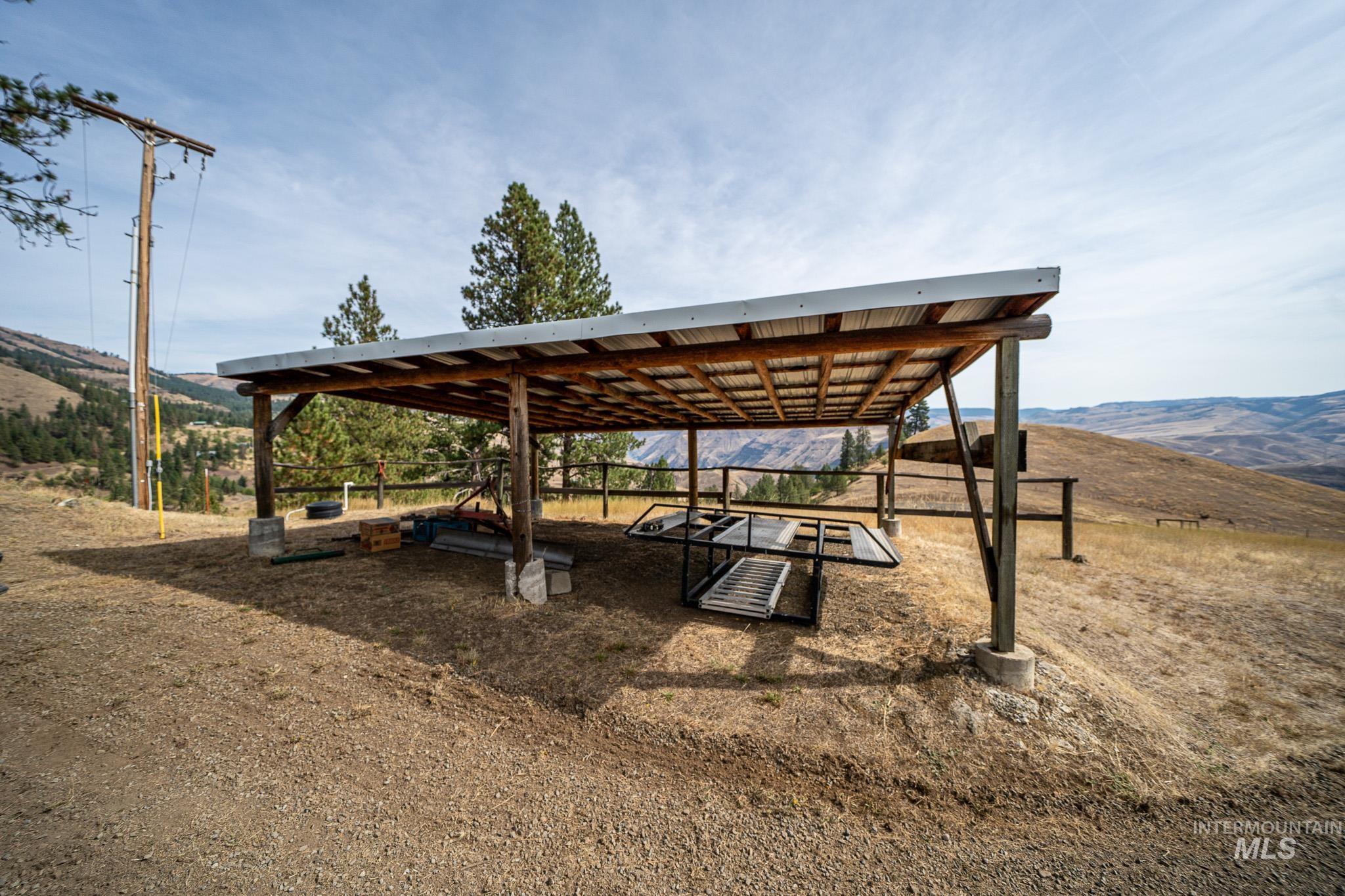 161 Saddle Ridge Road, White Bird, Idaho 83554, 3 Bedrooms, 2.5 Bathrooms, Residential For Sale, Price $545,000,MLS 98997808