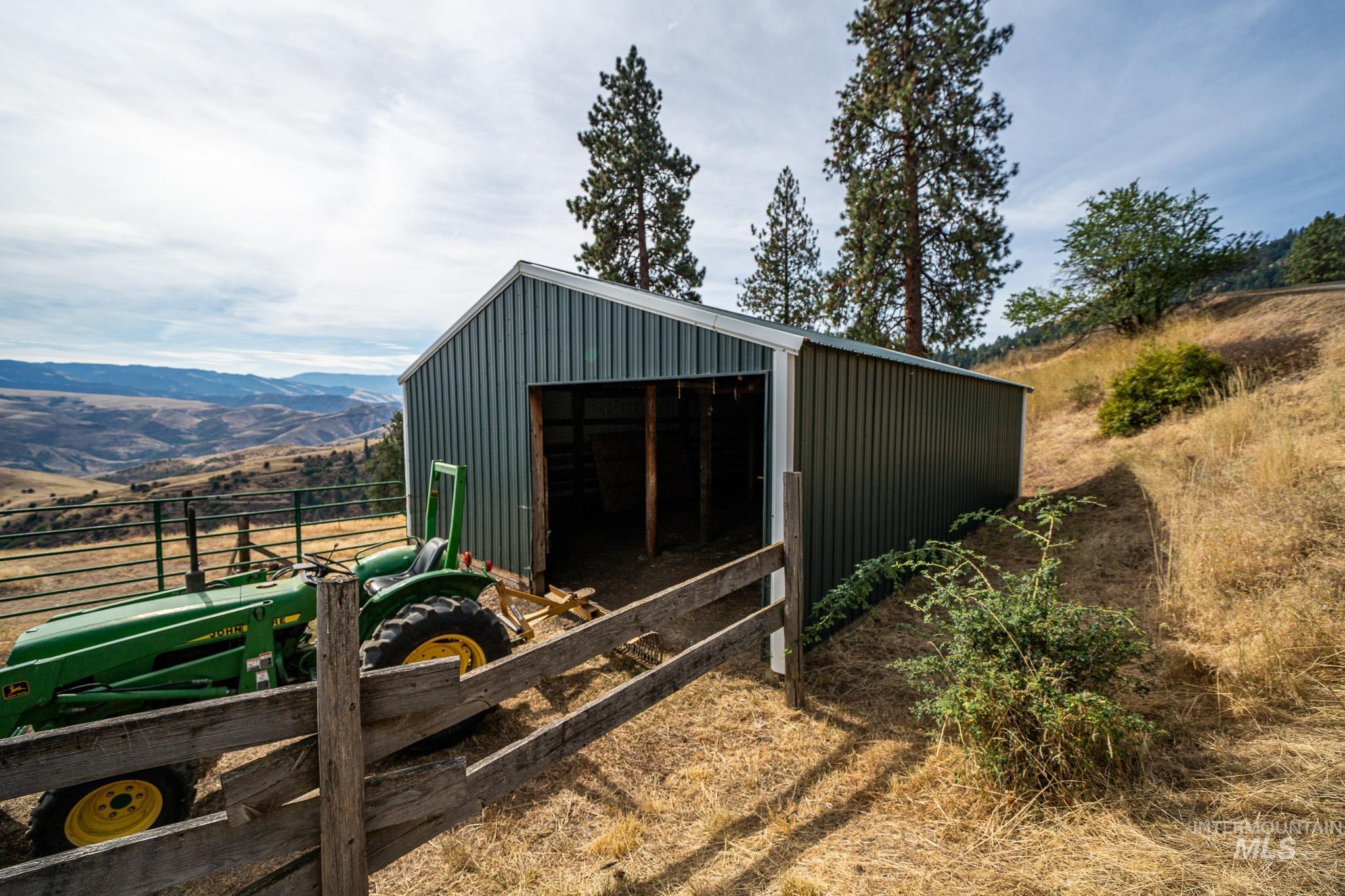 161 Saddle Ridge Road, White Bird, Idaho 83554, 3 Bedrooms, 2.5 Bathrooms, Residential For Sale, Price $545,000,MLS 98997808