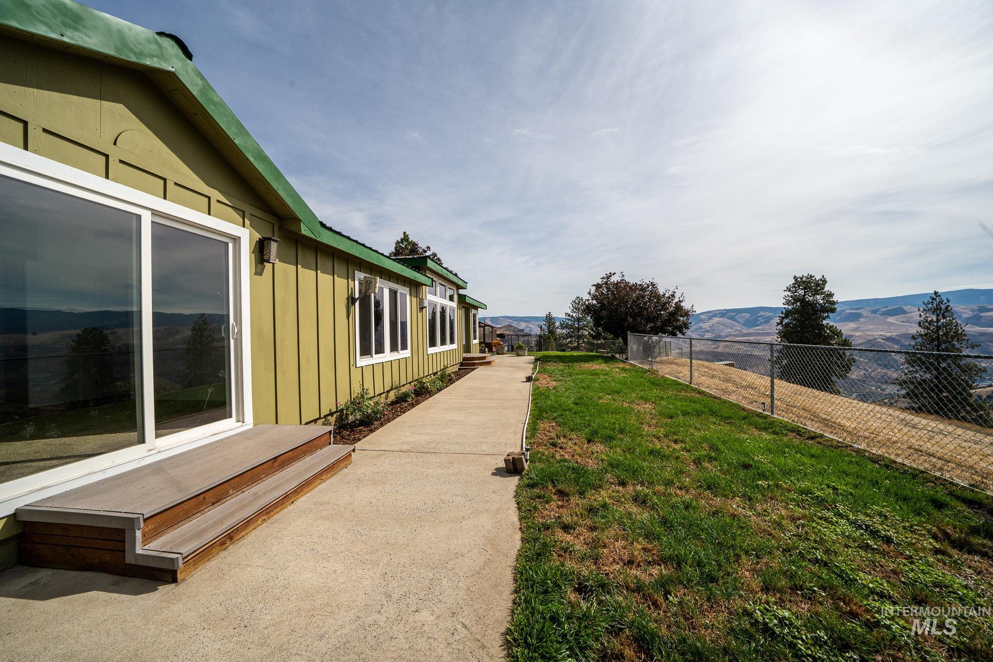 161 Saddle Ridge Road, White Bird, Idaho 83554, 3 Bedrooms, 2.5 Bathrooms, Residential For Sale, Price $545,000,MLS 98997808