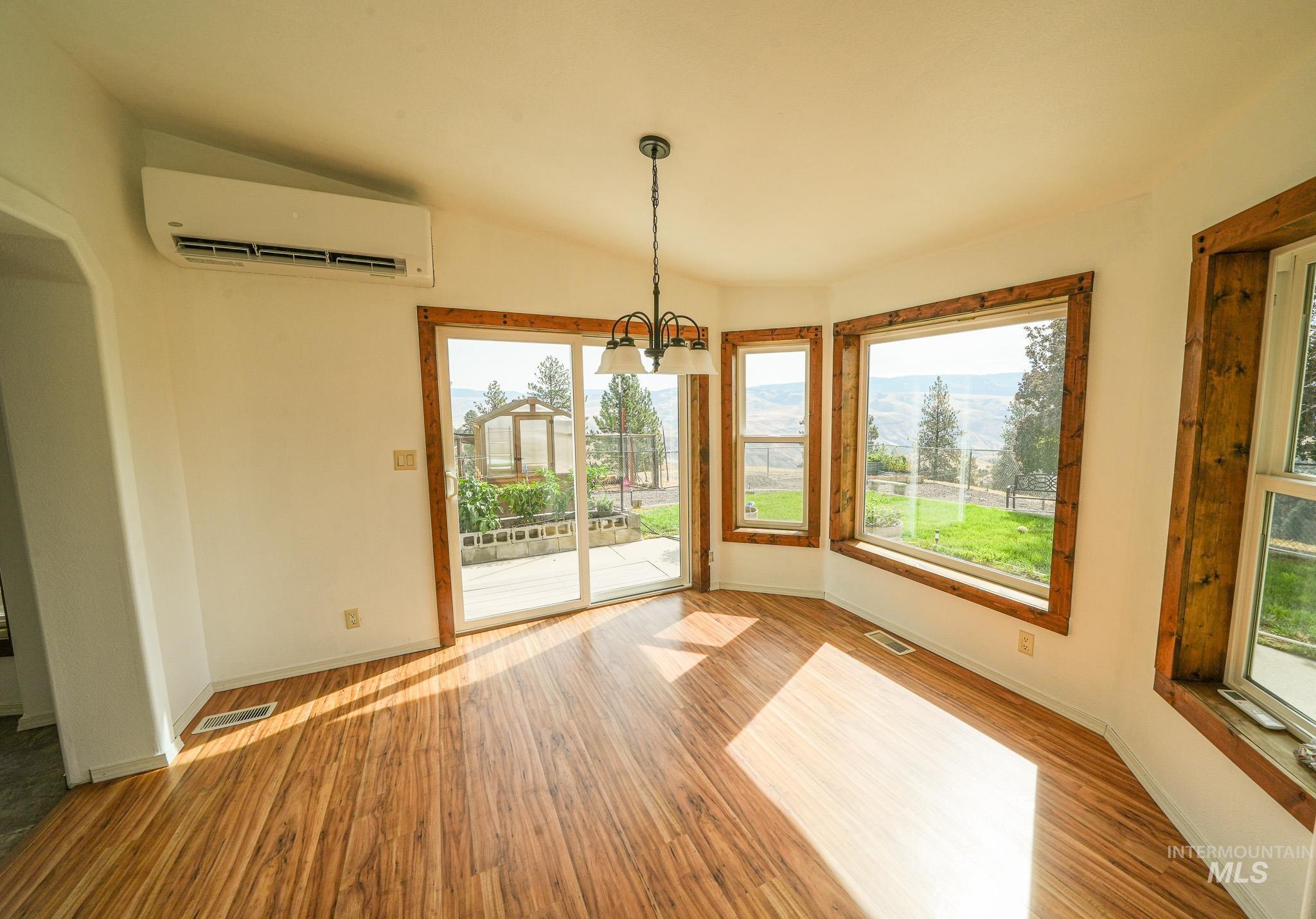 161 Saddle Ridge Road, White Bird, Idaho 83554, 3 Bedrooms, 2.5 Bathrooms, Residential For Sale, Price $545,000,MLS 98997808