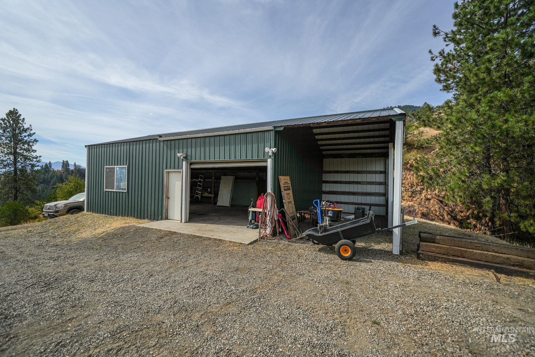 161 Saddle Ridge Road, White Bird, Idaho 83554, 3 Bedrooms, 2.5 Bathrooms, Residential For Sale, Price $545,000,MLS 98997808