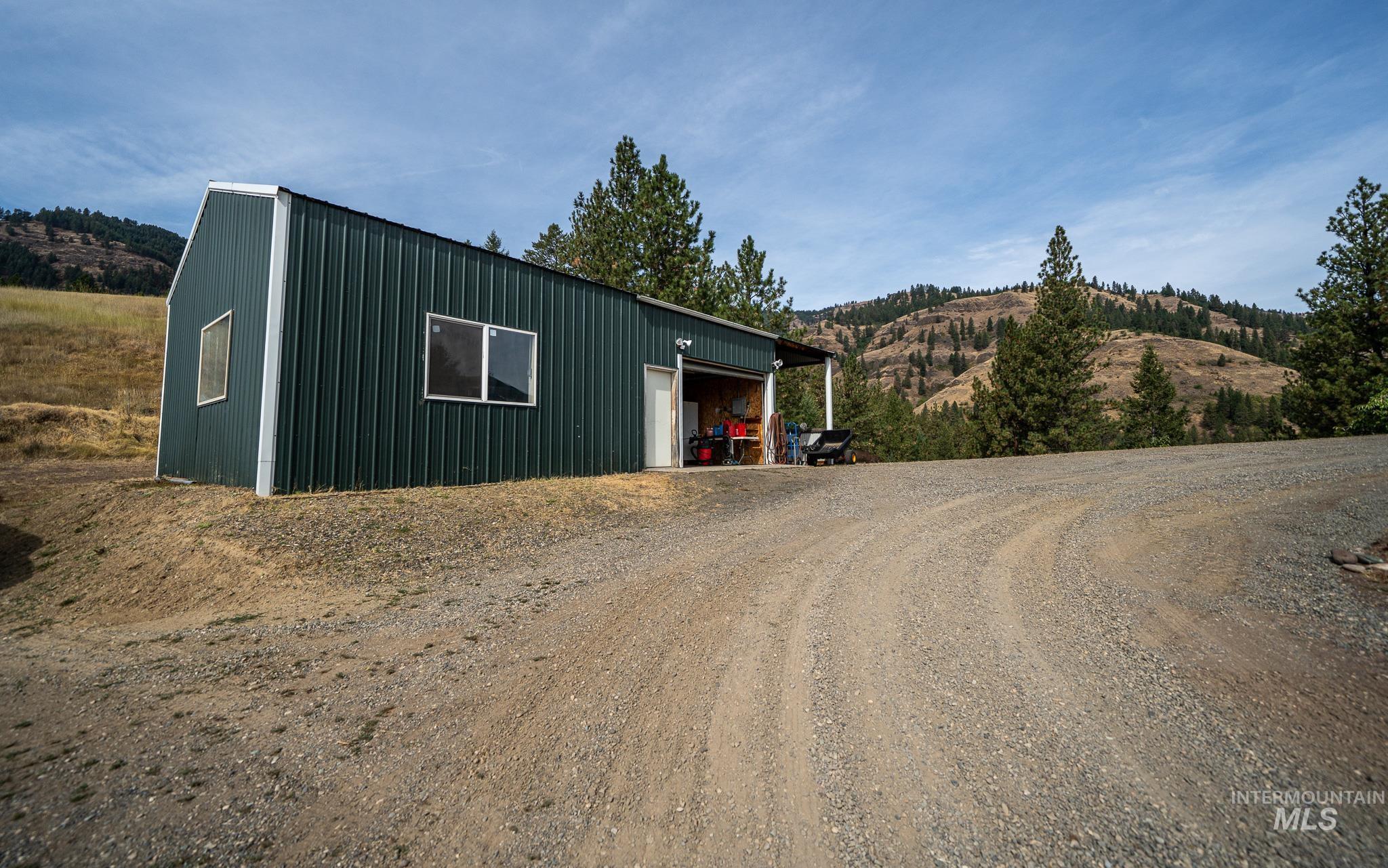 161 Saddle Ridge Road, White Bird, Idaho 83554, 3 Bedrooms, 2.5 Bathrooms, Residential For Sale, Price $545,000,MLS 98997808