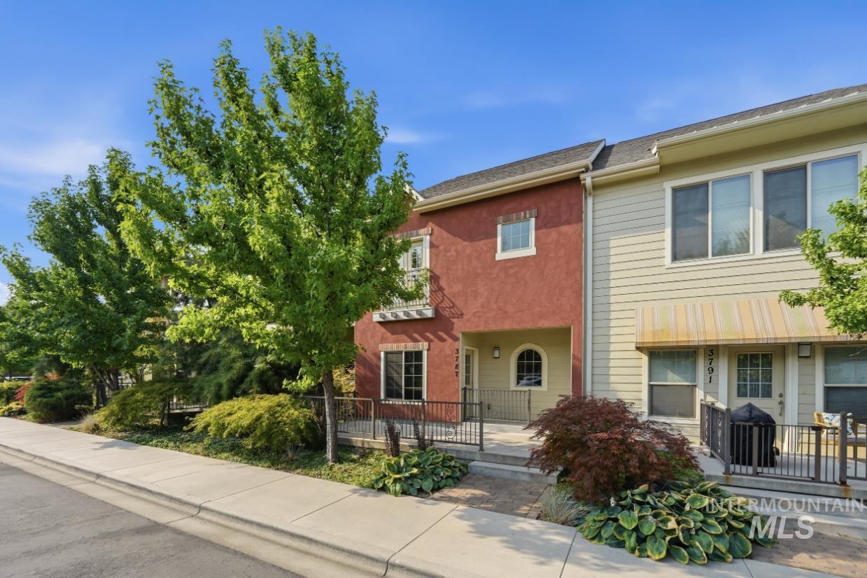 3787 N Woody Ln, Boise, Idaho 83703, 2 Bedrooms, 2.5 Bathrooms, Residential For Sale, Price $599,000,MLS 98997816