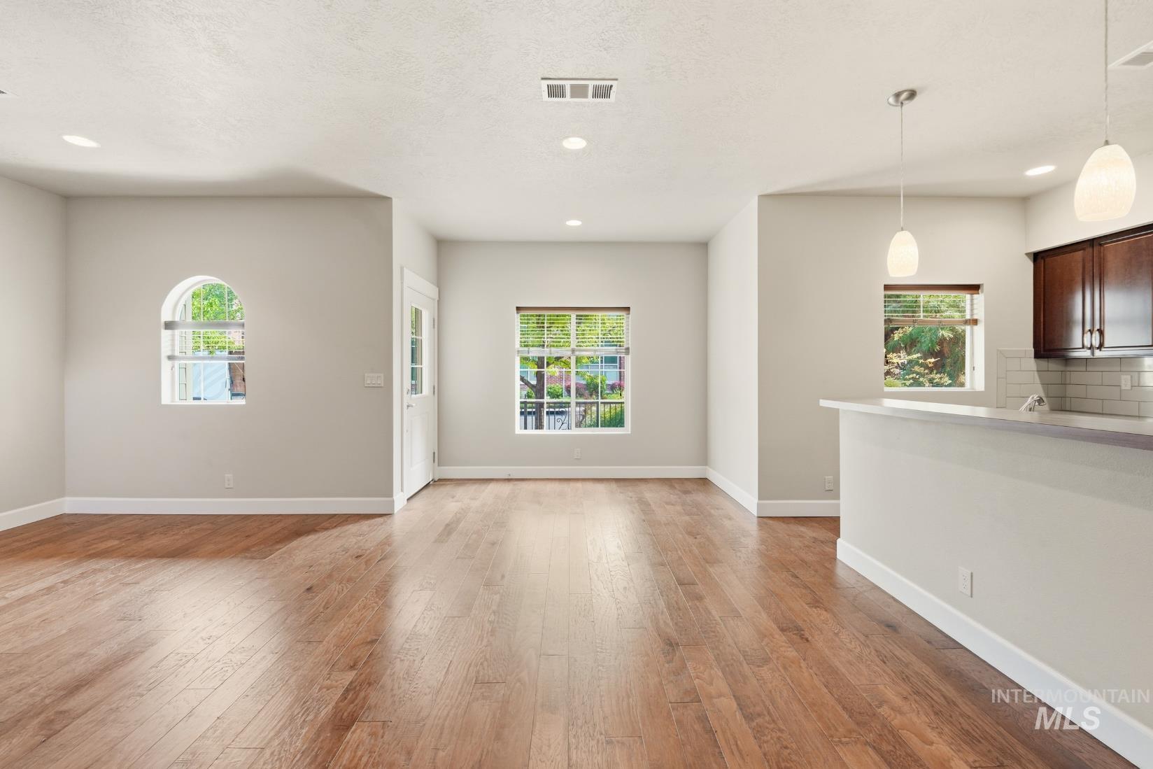 3787 N Woody Ln, Boise, Idaho 83703, 2 Bedrooms, 2.5 Bathrooms, Residential For Sale, Price $599,000,MLS 98997816