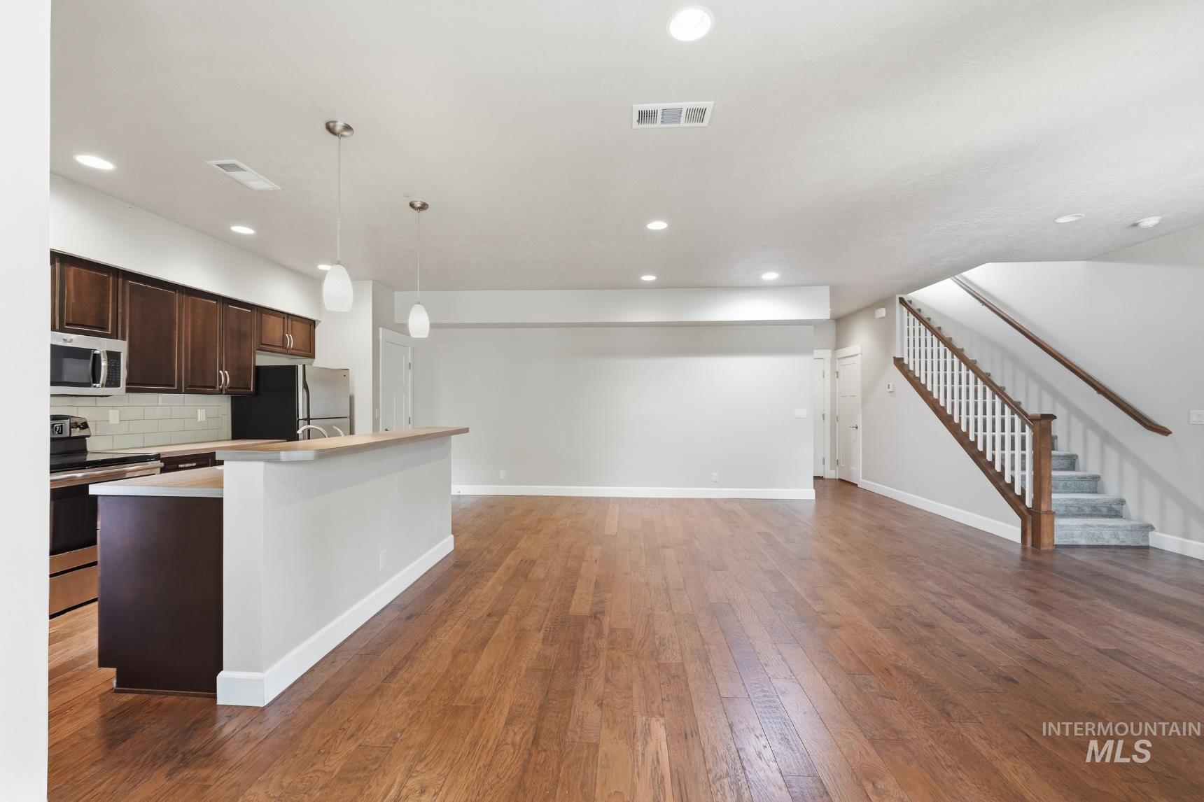 3787 N Woody Ln, Boise, Idaho 83703, 2 Bedrooms, 2.5 Bathrooms, Residential For Sale, Price $599,000,MLS 98997816