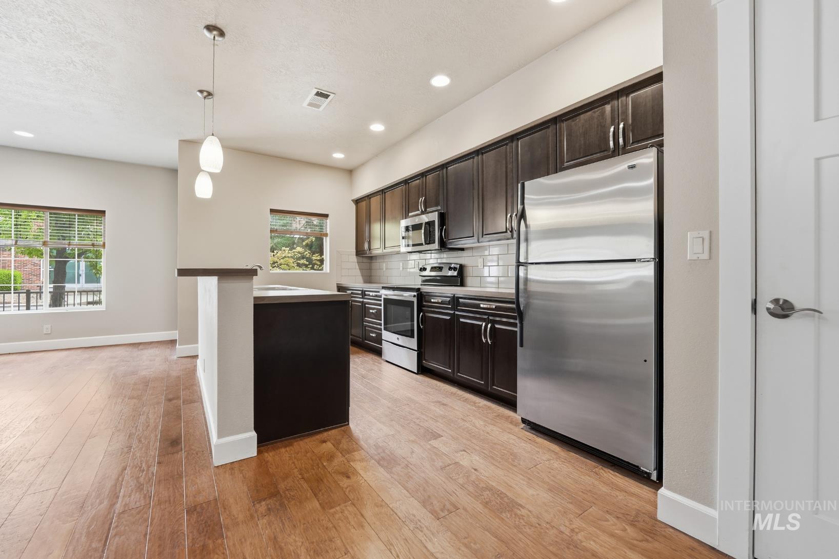 3787 N Woody Ln, Boise, Idaho 83703, 2 Bedrooms, 2.5 Bathrooms, Residential For Sale, Price $599,000,MLS 98997816