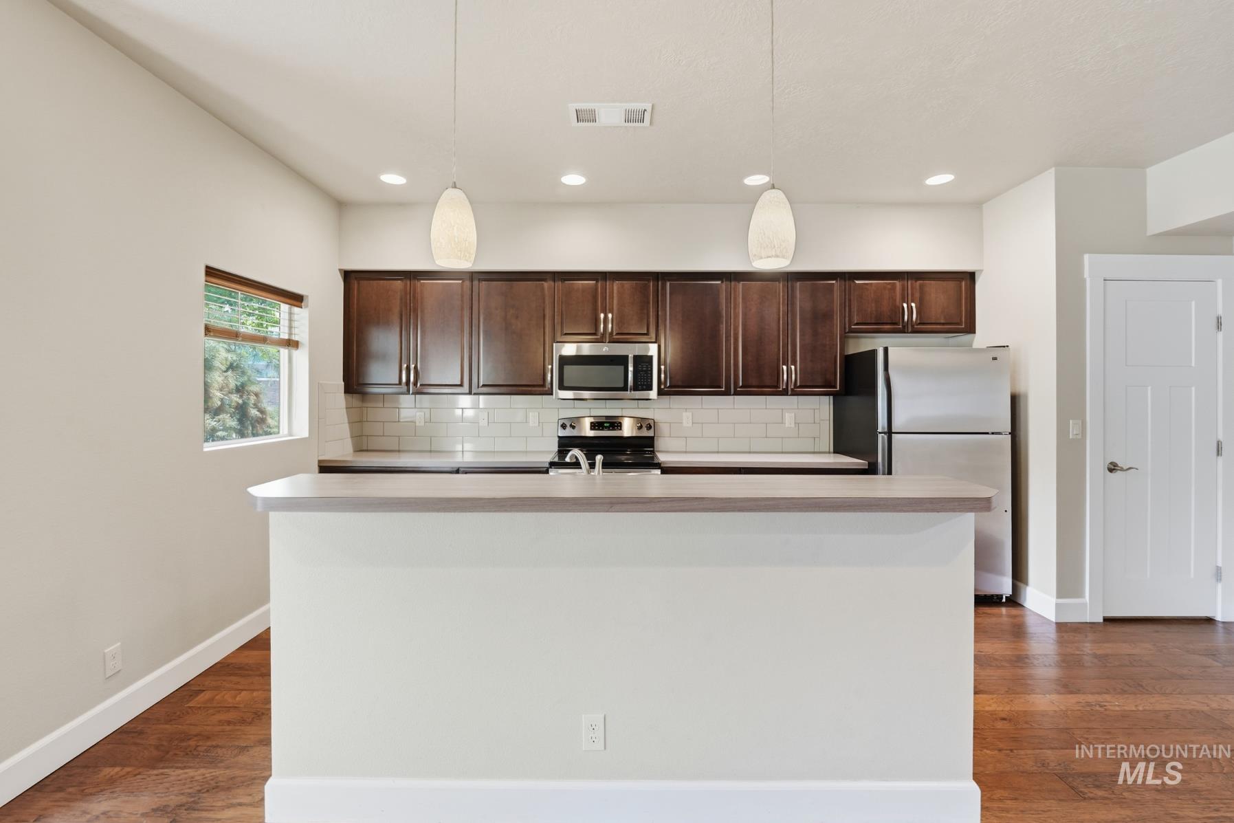 3787 N Woody Ln, Boise, Idaho 83703, 2 Bedrooms, 2.5 Bathrooms, Residential For Sale, Price $599,000,MLS 98997816