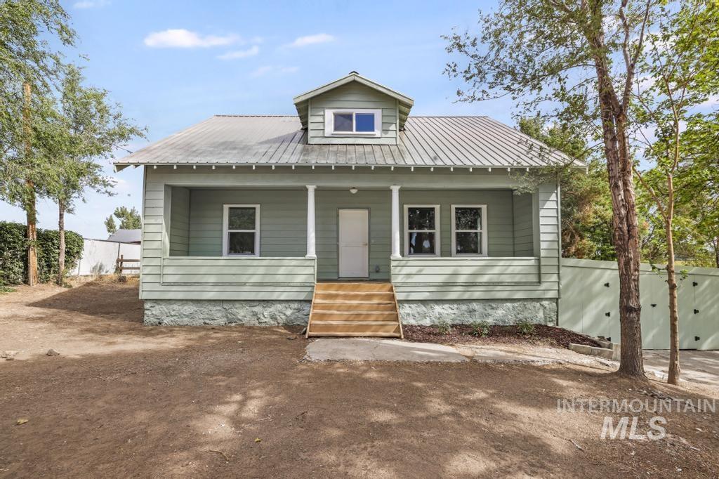 1888 E 2900 S, Wendell, Idaho 83335, 3 Bedrooms, 2 Bathrooms, Residential For Sale, Price $379,000, 98997817