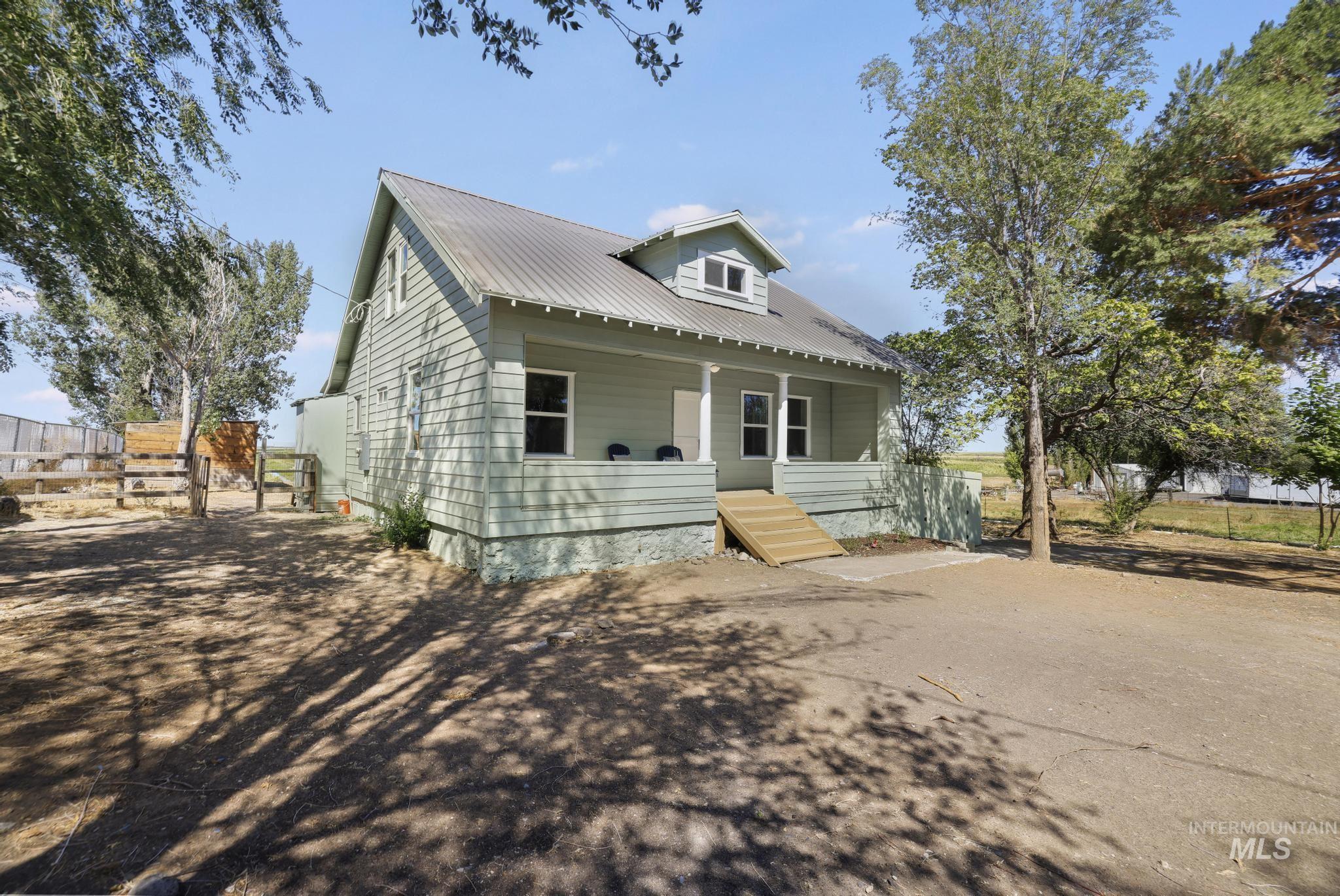 1888 E 2900 S, Wendell, Idaho 83335, 3 Bedrooms, 2 Bathrooms, Residential For Sale, Price $369,000,MLS 98997817
