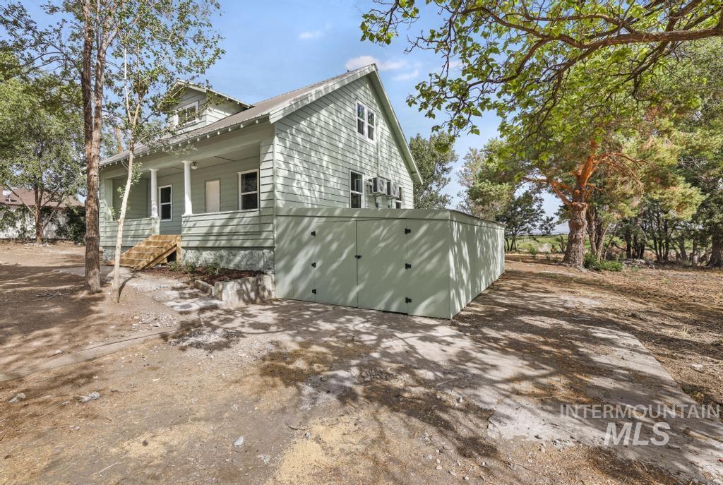 1888 E 2900 S, Wendell, Idaho 83335, 3 Bedrooms, 2 Bathrooms, Residential For Sale, Price $379,000, 98997817