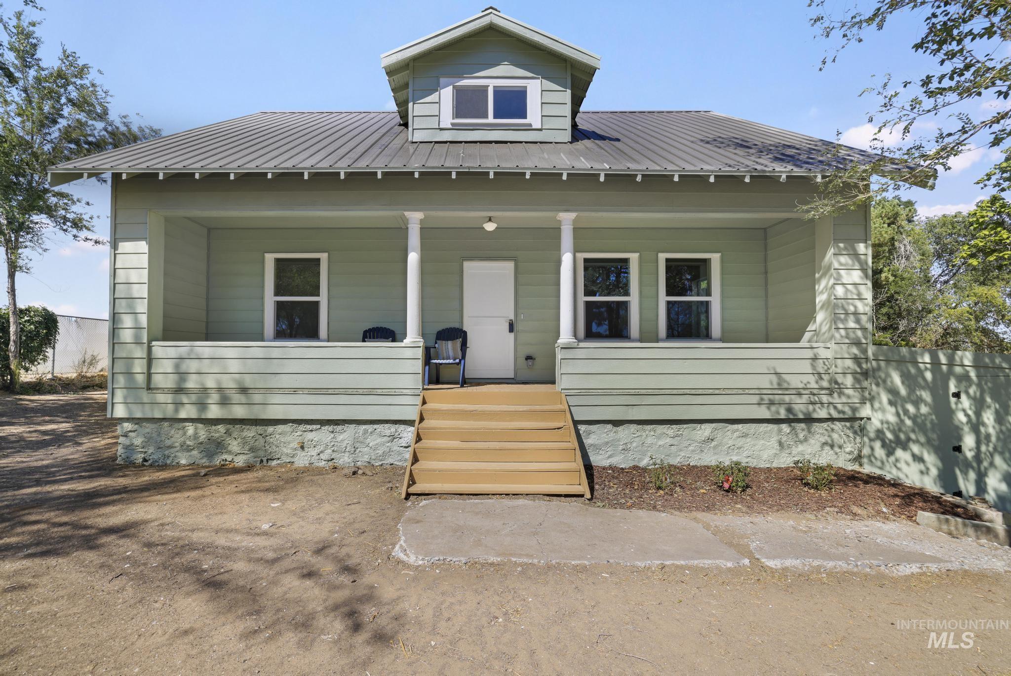 1888 E 2900 S, Wendell, Idaho 83335, 3 Bedrooms, 2 Bathrooms, Residential For Sale, Price $369,000,MLS 98997817