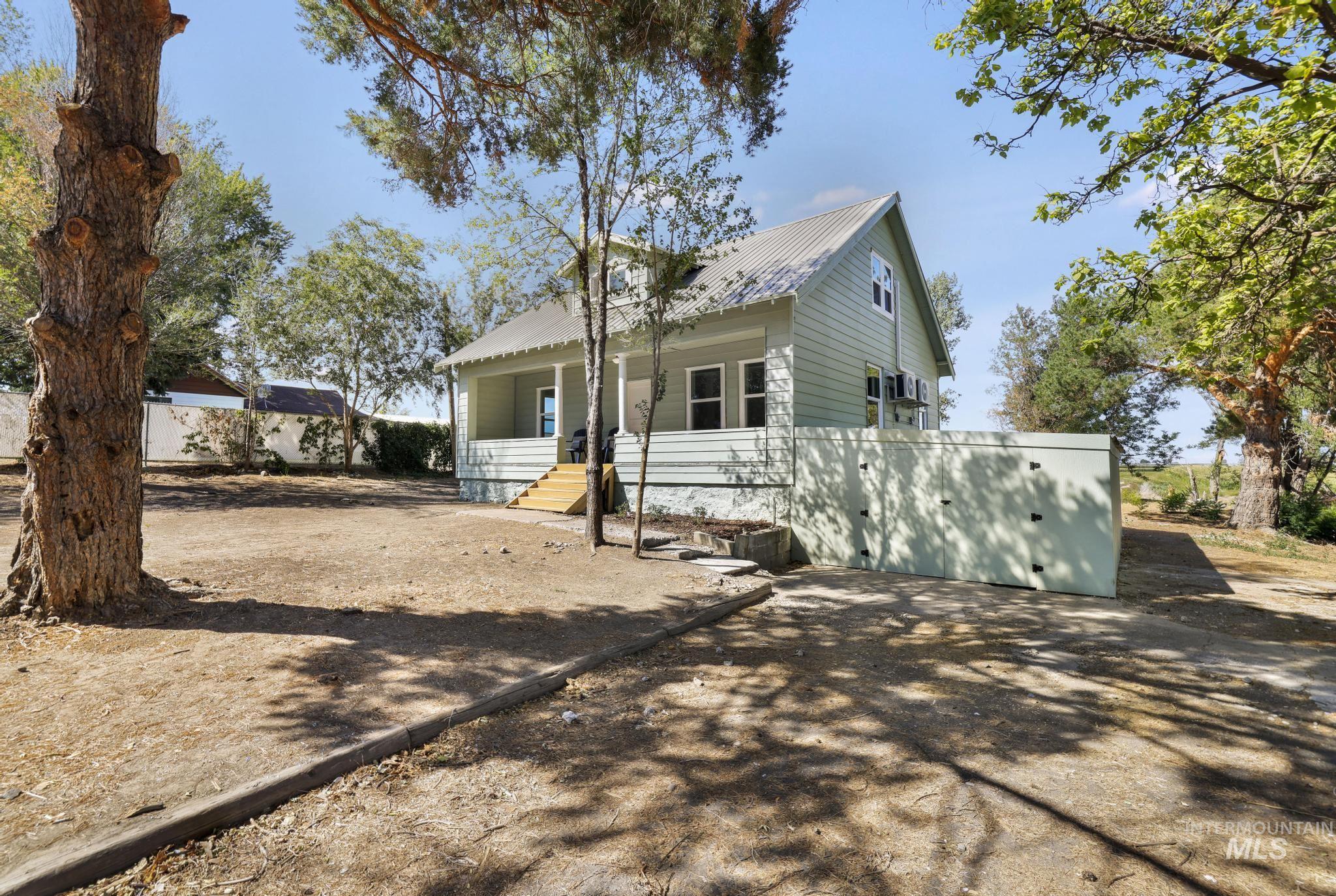 1888 E 2900 S, Wendell, Idaho 83335, 3 Bedrooms, 2 Bathrooms, Residential For Sale, Price $369,000,MLS 98997817