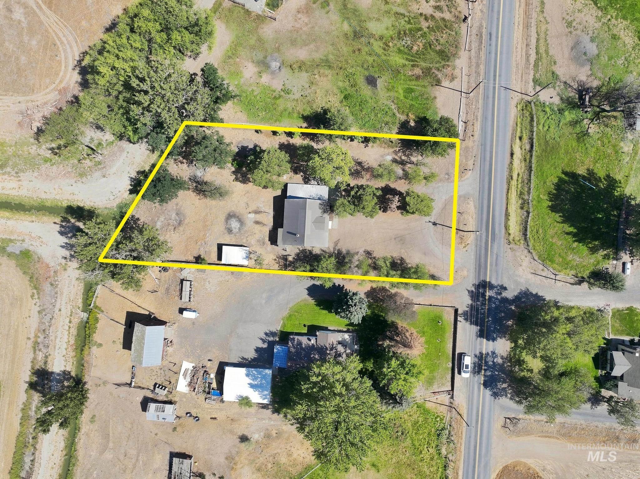 1888 E 2900 S, Wendell, Idaho 83335, 3 Bedrooms, 2 Bathrooms, Residential For Sale, Price $369,000,MLS 98997817
