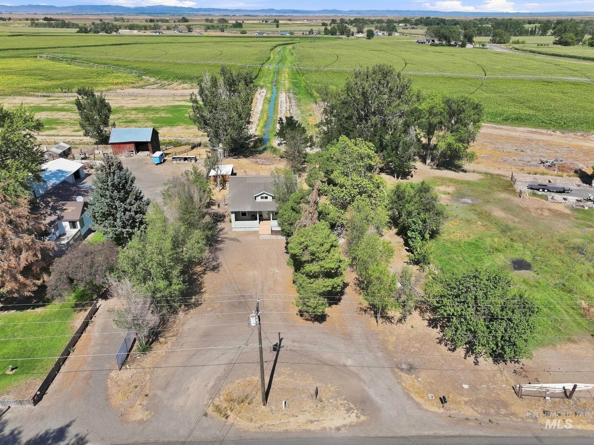 1888 E 2900 S, Wendell, Idaho 83335, 3 Bedrooms, 2 Bathrooms, Residential For Sale, Price $369,000,MLS 98997817