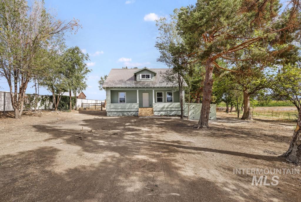 1888 E 2900 S, Wendell, Idaho 83335, 3 Bedrooms, 2 Bathrooms, Residential For Sale, Price $379,000, 98997817