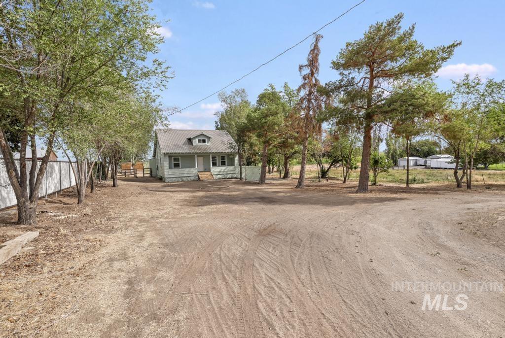 1888 E 2900 S, Wendell, Idaho 83335, 3 Bedrooms, 2 Bathrooms, Residential For Sale, Price $379,000, 98997817