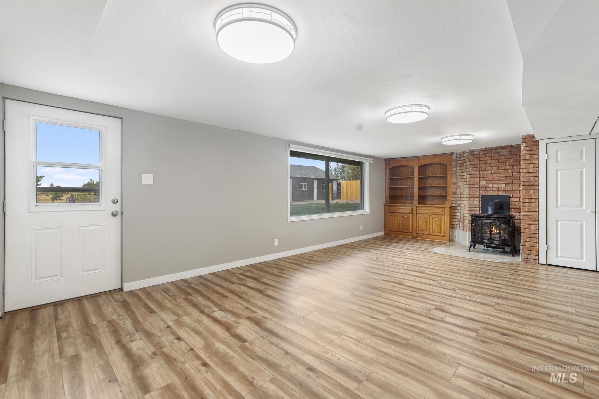 214 E 16th Avenue, Jerome, Idaho 83338, 5 Bedrooms, 2 Bathrooms, Residential For Sale, Price $519,500, 98997852