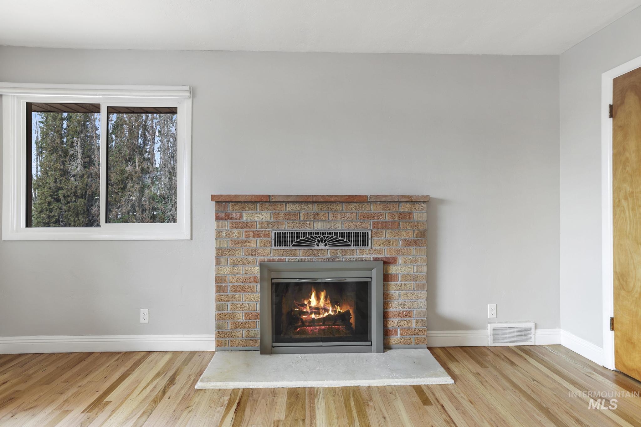 214 E 16th Avenue, Jerome, Idaho 83338, 5 Bedrooms, 2 Bathrooms, Residential For Sale, Price $519,500, 98997852
