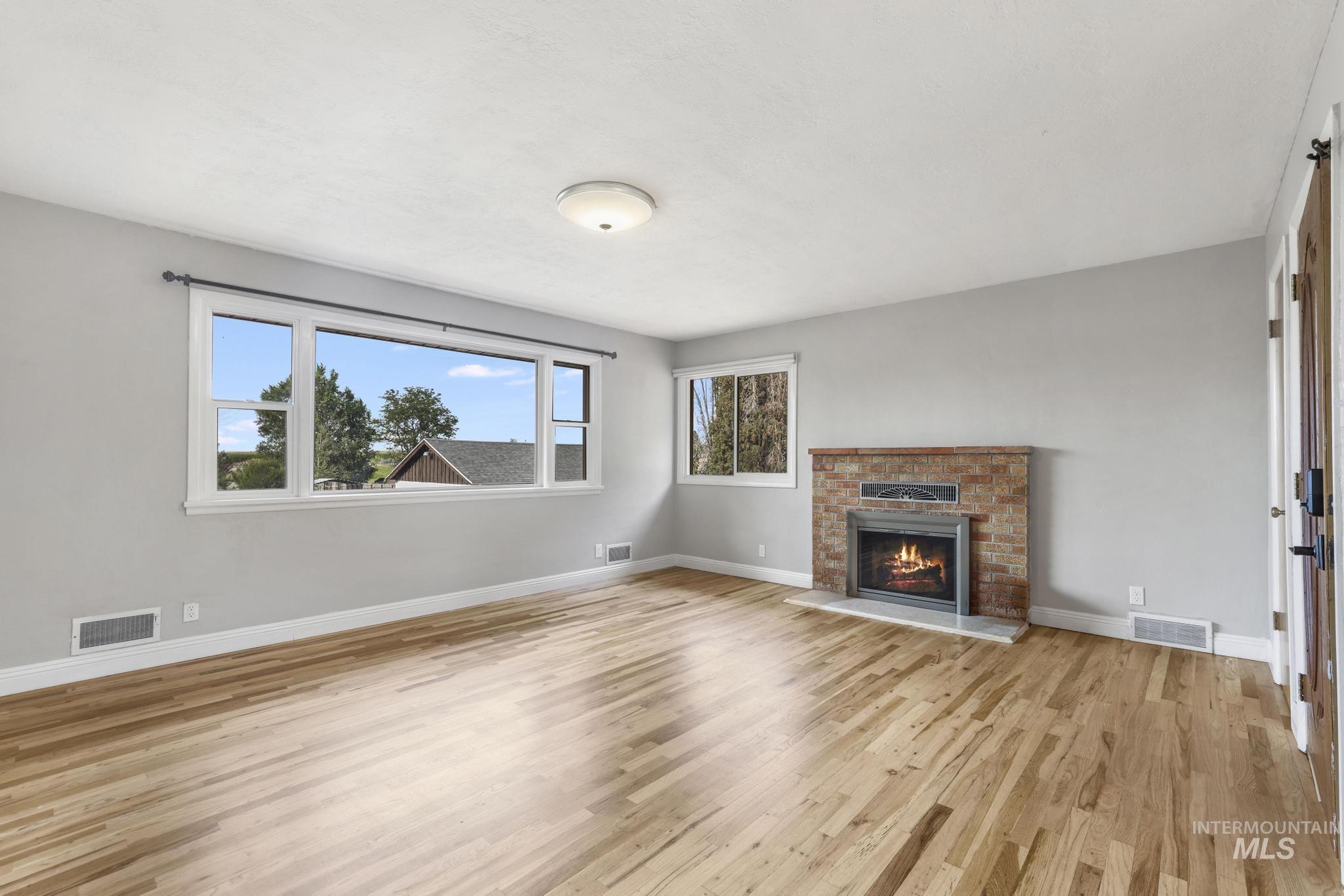 214 E 16th Avenue, Jerome, Idaho 83338, 5 Bedrooms, 2 Bathrooms, Residential For Sale, Price $519,500, 98997852