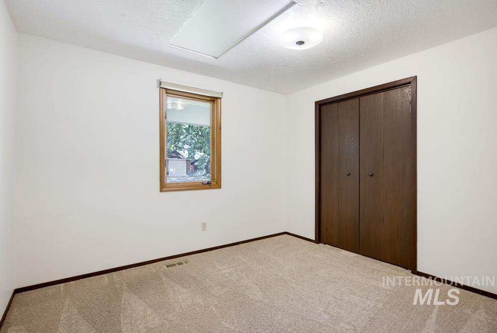 2165 E Springwood Dr, Meridian, Idaho 83642, 6 Bedrooms, 3.5 Bathrooms, Residential For Sale, Price $824,900,MLS 98997909