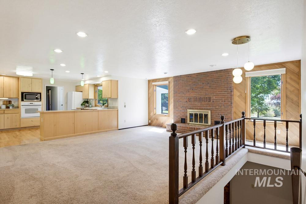 2165 E Springwood Dr, Meridian, Idaho 83642, 6 Bedrooms, 3.5 Bathrooms, Residential For Sale, Price $824,900,MLS 98997909
