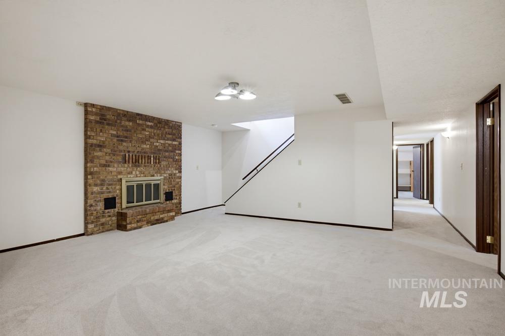 2165 E Springwood Dr, Meridian, Idaho 83642, 6 Bedrooms, 3.5 Bathrooms, Residential For Sale, Price $824,900,MLS 98997909