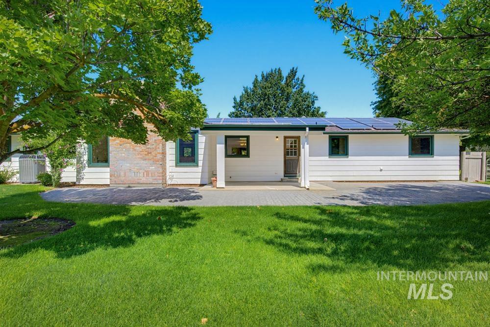 2165 E Springwood Dr, Meridian, Idaho 83642, 6 Bedrooms, 3.5 Bathrooms, Residential For Sale, Price $824,900,MLS 98997909
