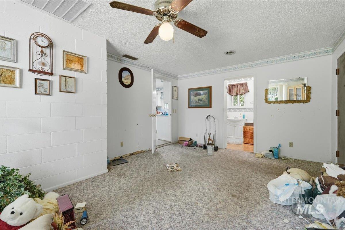 2809 S Montevista Dr, Boise, Idaho 83706, 3 Bedrooms, 1.5 Bathrooms, Residential For Sale, Price $429,900,MLS 98997912