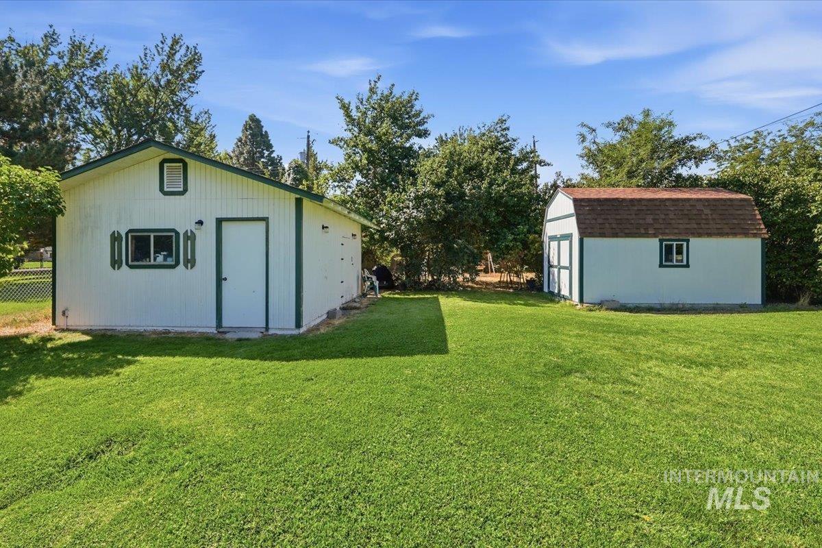 2809 S Montevista Dr, Boise, Idaho 83706, 3 Bedrooms, 1.5 Bathrooms, Residential For Sale, Price $429,900,MLS 98997912