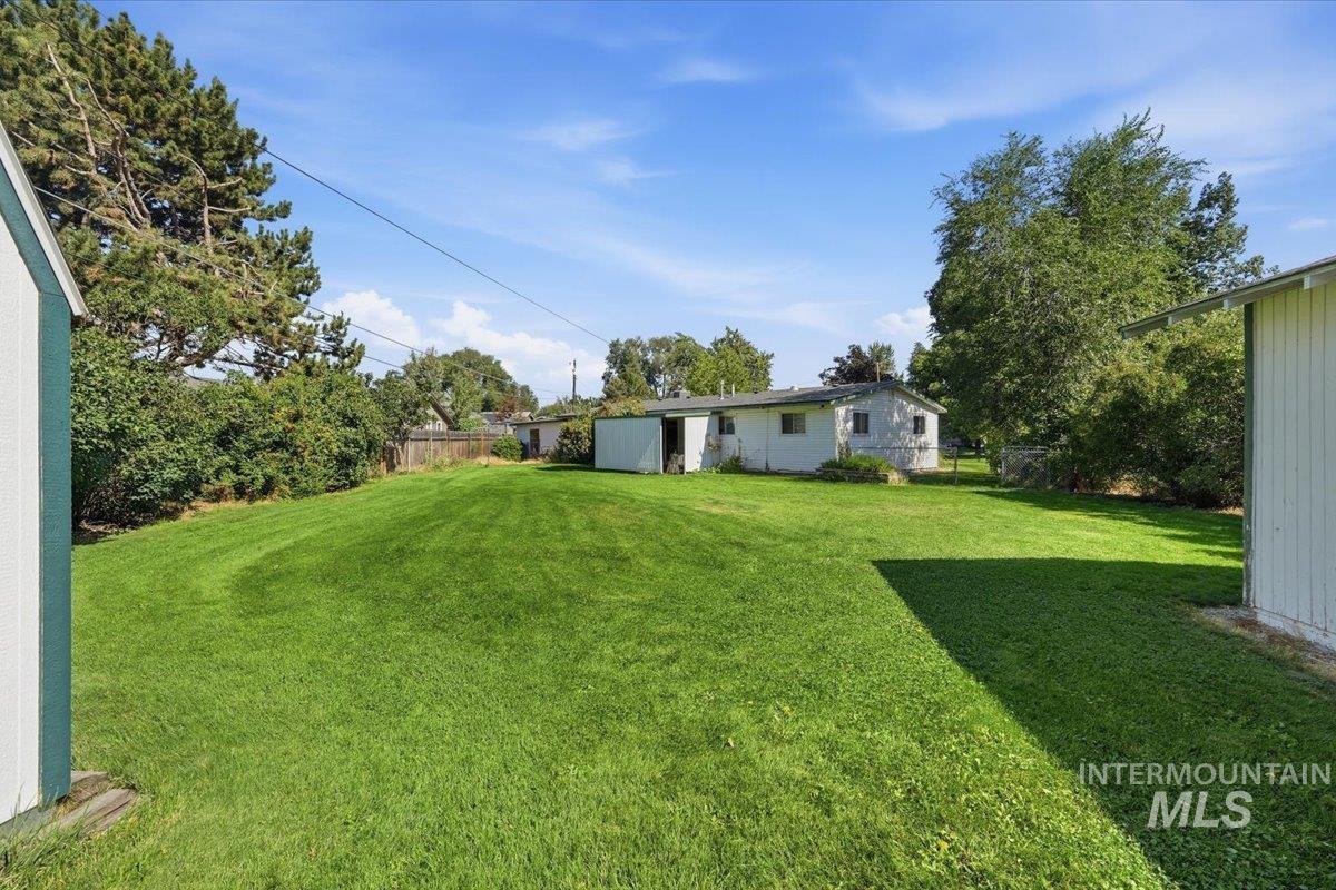 2809 S Montevista Dr, Boise, Idaho 83706, 3 Bedrooms, 1.5 Bathrooms, Residential For Sale, Price $429,900,MLS 98997912