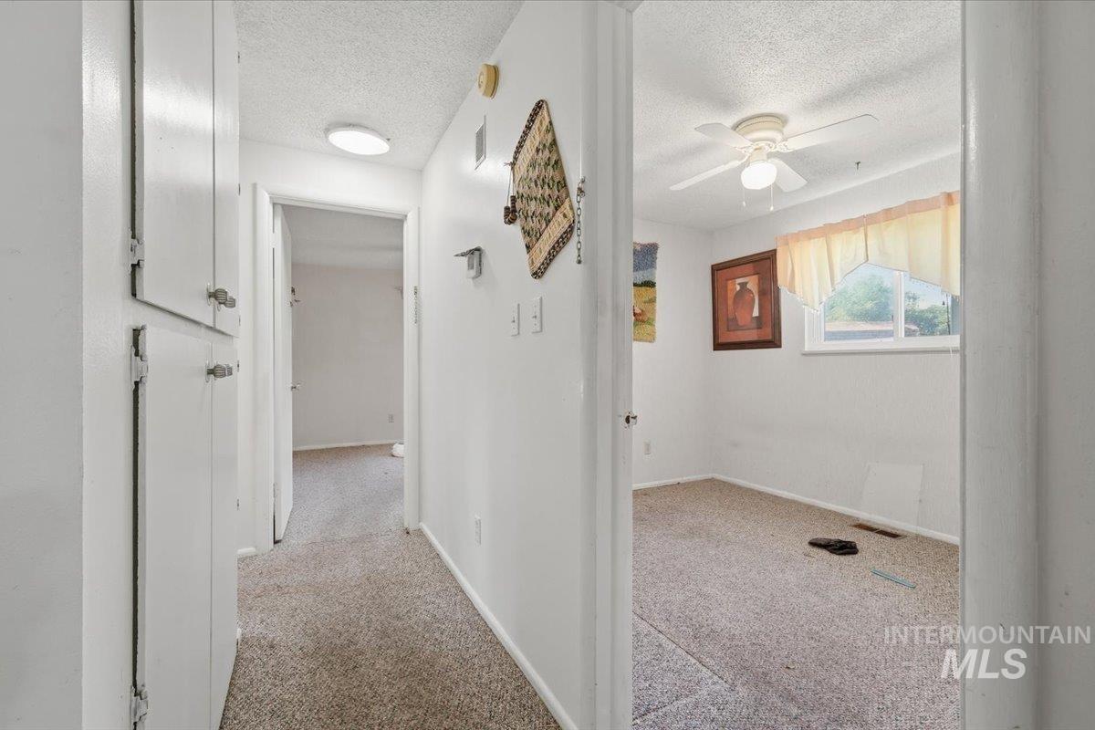 2809 S Montevista Dr, Boise, Idaho 83706, 3 Bedrooms, 1.5 Bathrooms, Residential For Sale, Price $429,900,MLS 98997912