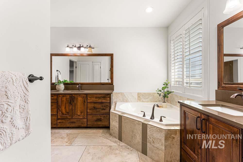 3488 W Sand Wedge St, Meridian, Idaho 83646, 3 Bedrooms, 2 Bathrooms, Residential For Sale, Price $749,900,MLS 98997916