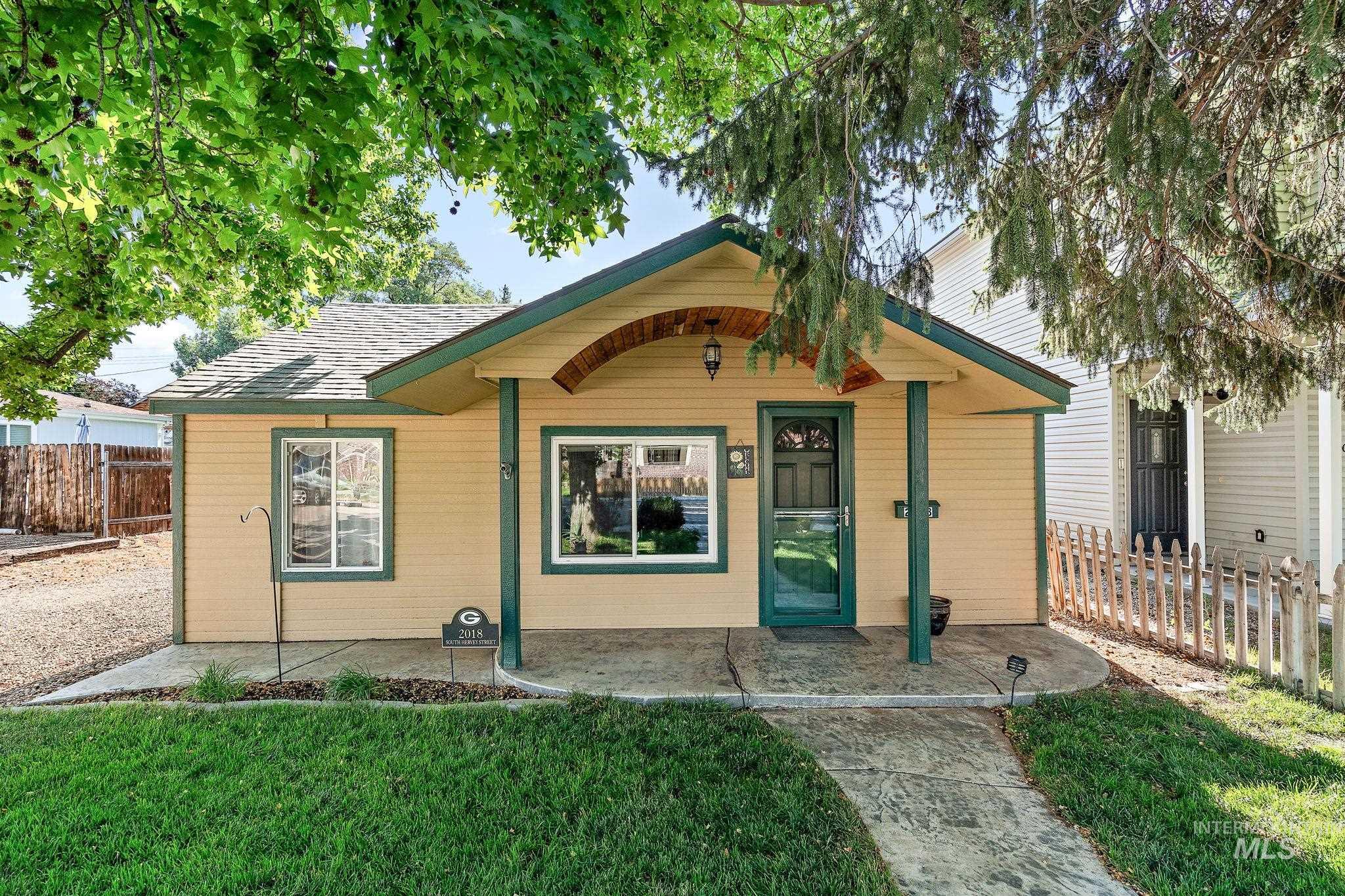 2018 S Hervey St, Boise, Idaho 83705, 3 Bedrooms, 2 Bathrooms, Residential For Sale, Price $459,900,MLS 98997919