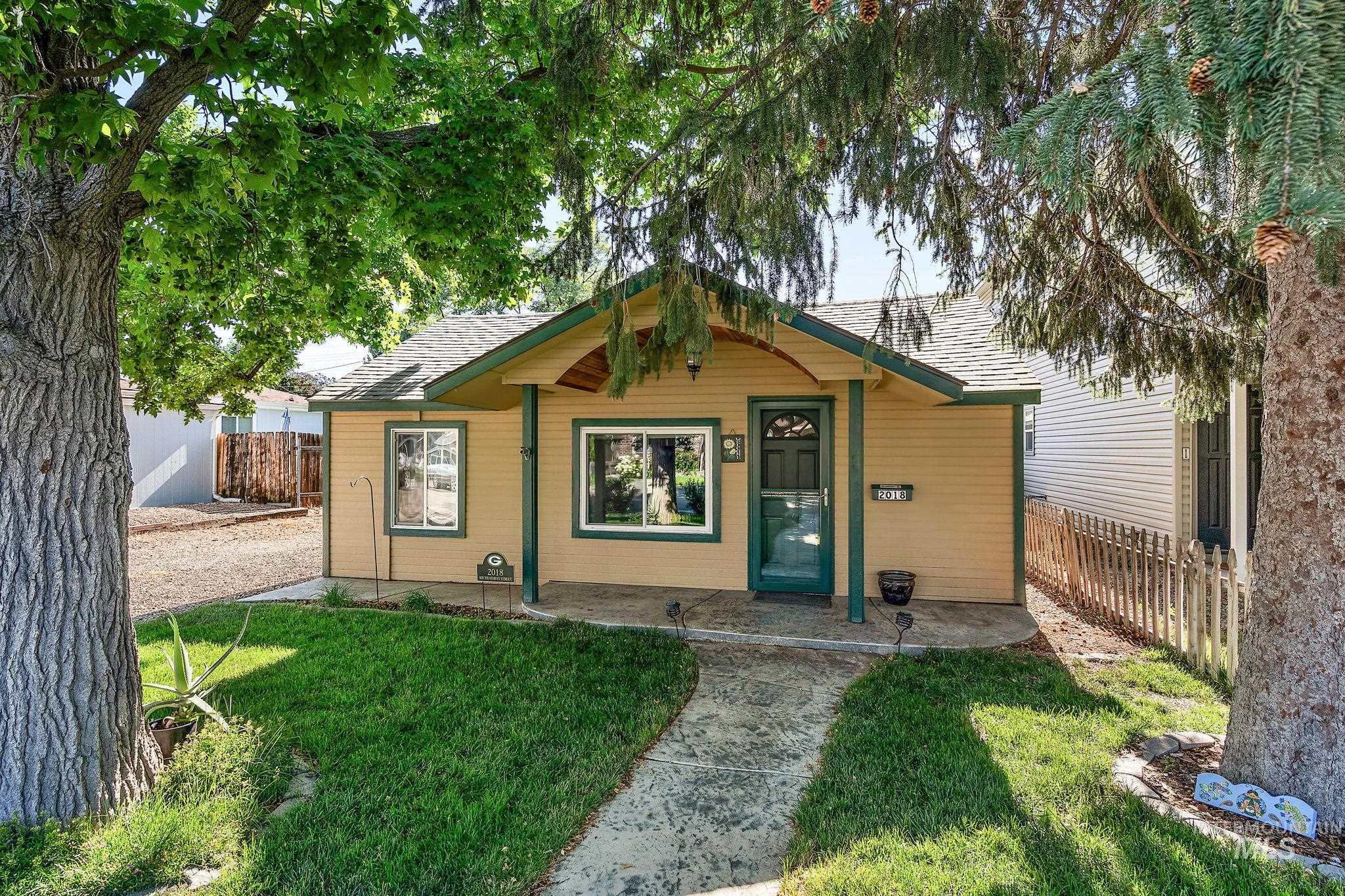 2018 S Hervey St, Boise, Idaho 83705, 3 Bedrooms, 2 Bathrooms, Residential For Sale, Price $459,900,MLS 98997919