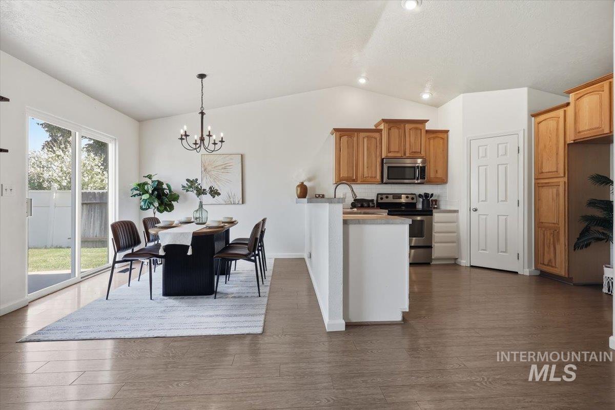 3124 Parkview Way, Nampa, Idaho 83687, 3 Bedrooms, 2 Bathrooms, Residential For Sale, Price $364,900,MLS 98997920