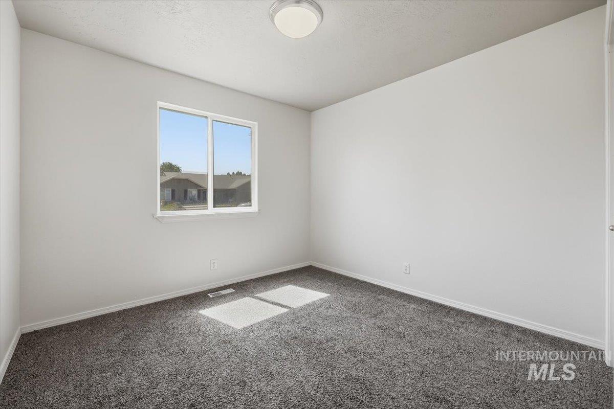 3124 Parkview Way, Nampa, Idaho 83687, 3 Bedrooms, 2 Bathrooms, Residential For Sale, Price $364,900,MLS 98997920