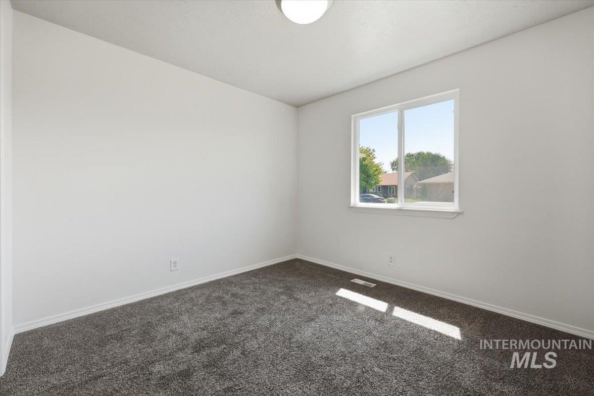 3124 Parkview Way, Nampa, Idaho 83687, 3 Bedrooms, 2 Bathrooms, Residential For Sale, Price $364,900,MLS 98997920