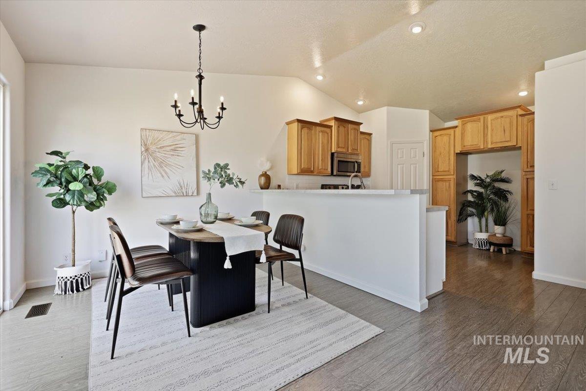 3124 Parkview Way, Nampa, Idaho 83687, 3 Bedrooms, 2 Bathrooms, Residential For Sale, Price $364,900,MLS 98997920