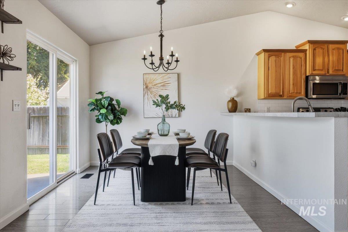 3124 Parkview Way, Nampa, Idaho 83687, 3 Bedrooms, 2 Bathrooms, Residential For Sale, Price $364,900,MLS 98997920