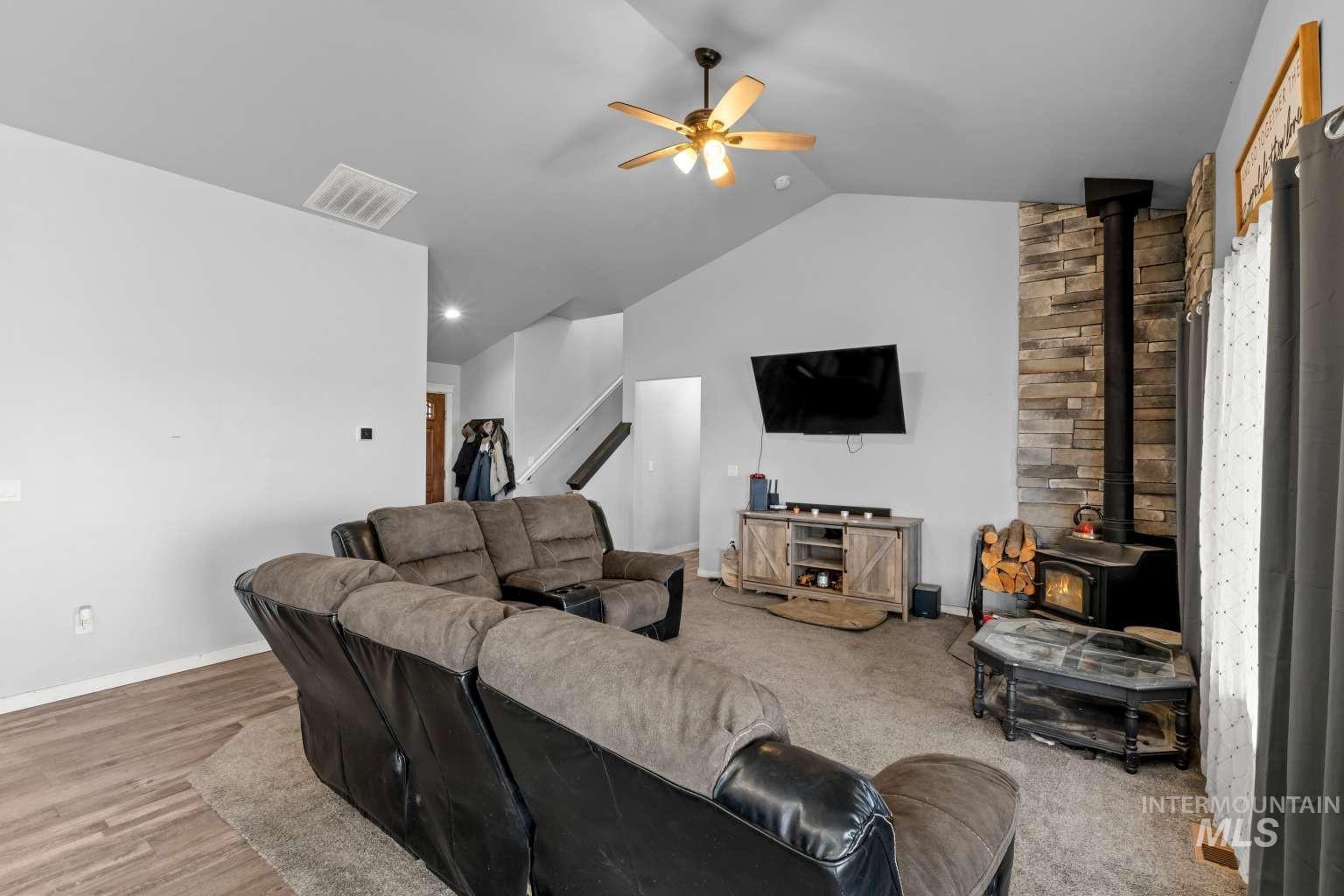 523 N 250 E, Shoshone, Idaho 83352, 3 Bedrooms, 2 Bathrooms, Residential For Sale, Price $499,000,MLS 98997921
