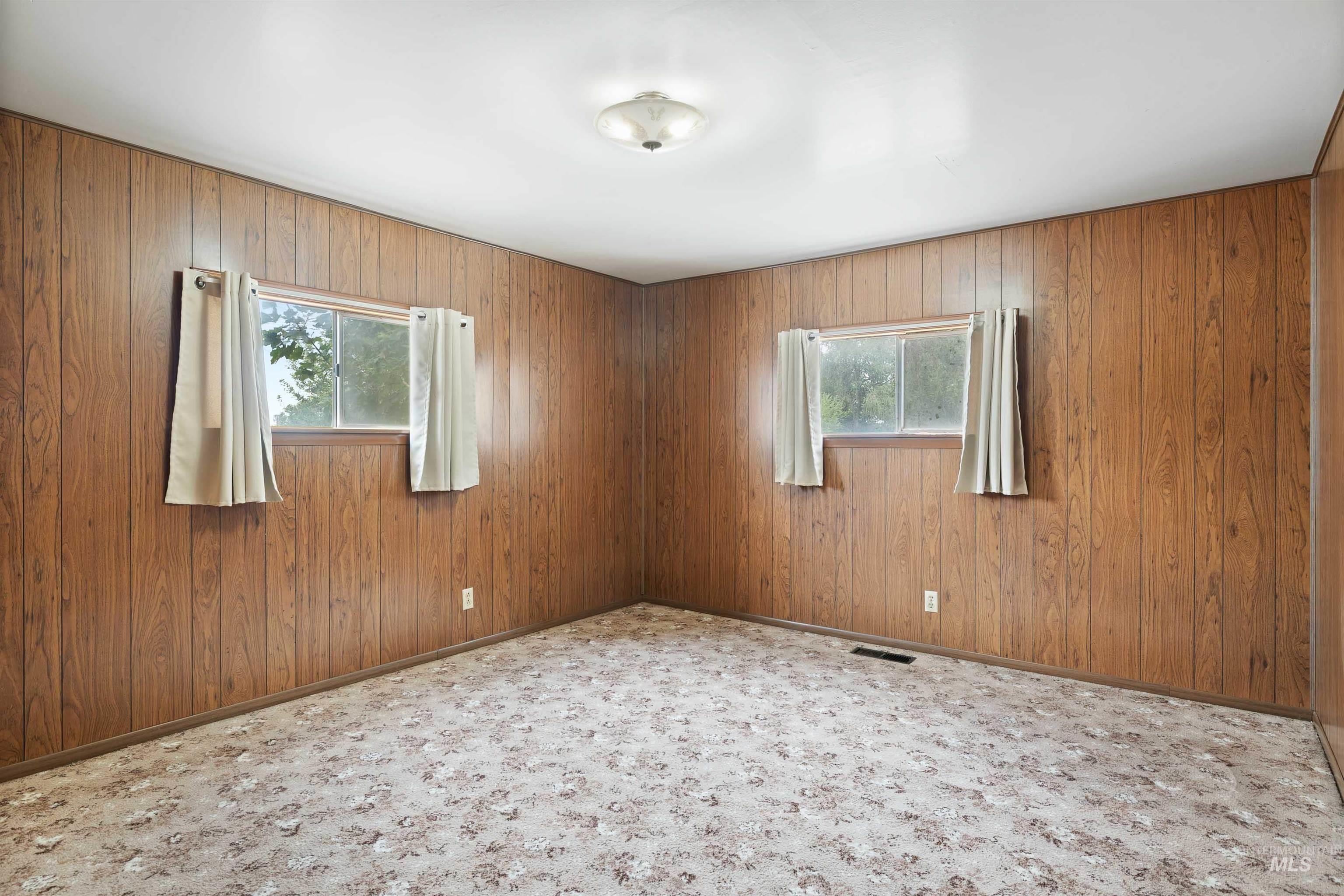 281 Lois St, Twin Falls, Idaho 83301, 2 Bedrooms, 1 Bathroom, Residential For Sale, Price $245,000,MLS 98997922