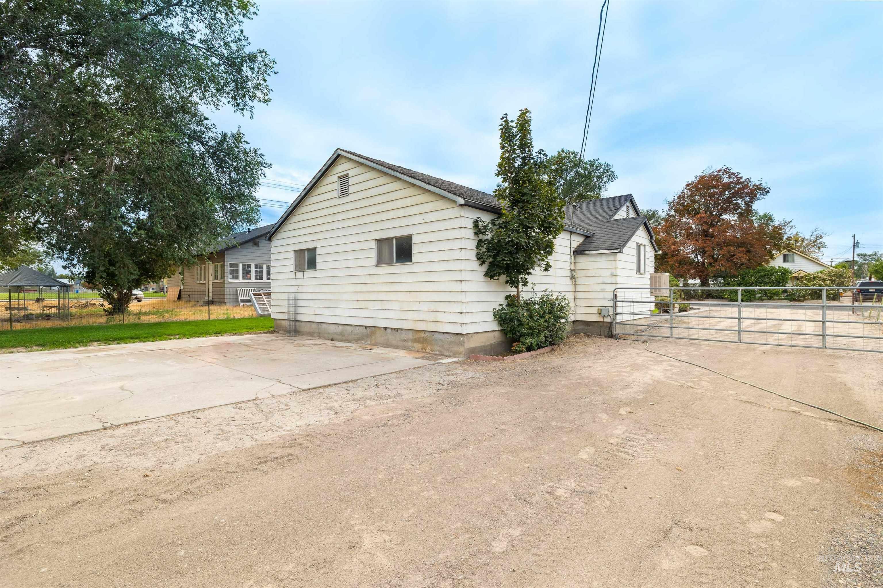 281 Lois St, Twin Falls, Idaho 83301, 2 Bedrooms, 1 Bathroom, Residential For Sale, Price $245,000,MLS 98997922