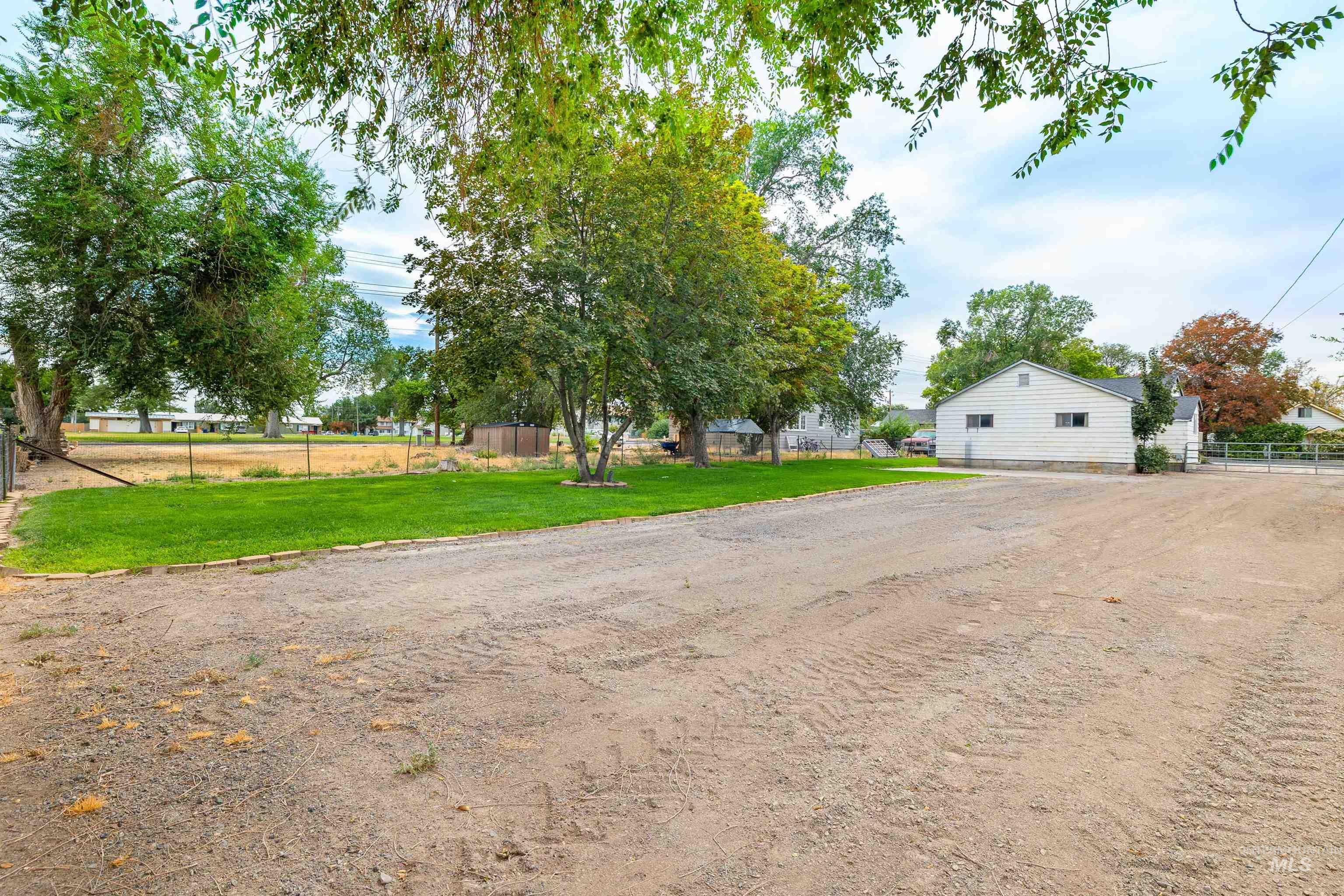 281 Lois St, Twin Falls, Idaho 83301, 2 Bedrooms, 1 Bathroom, Residential For Sale, Price $245,000,MLS 98997922