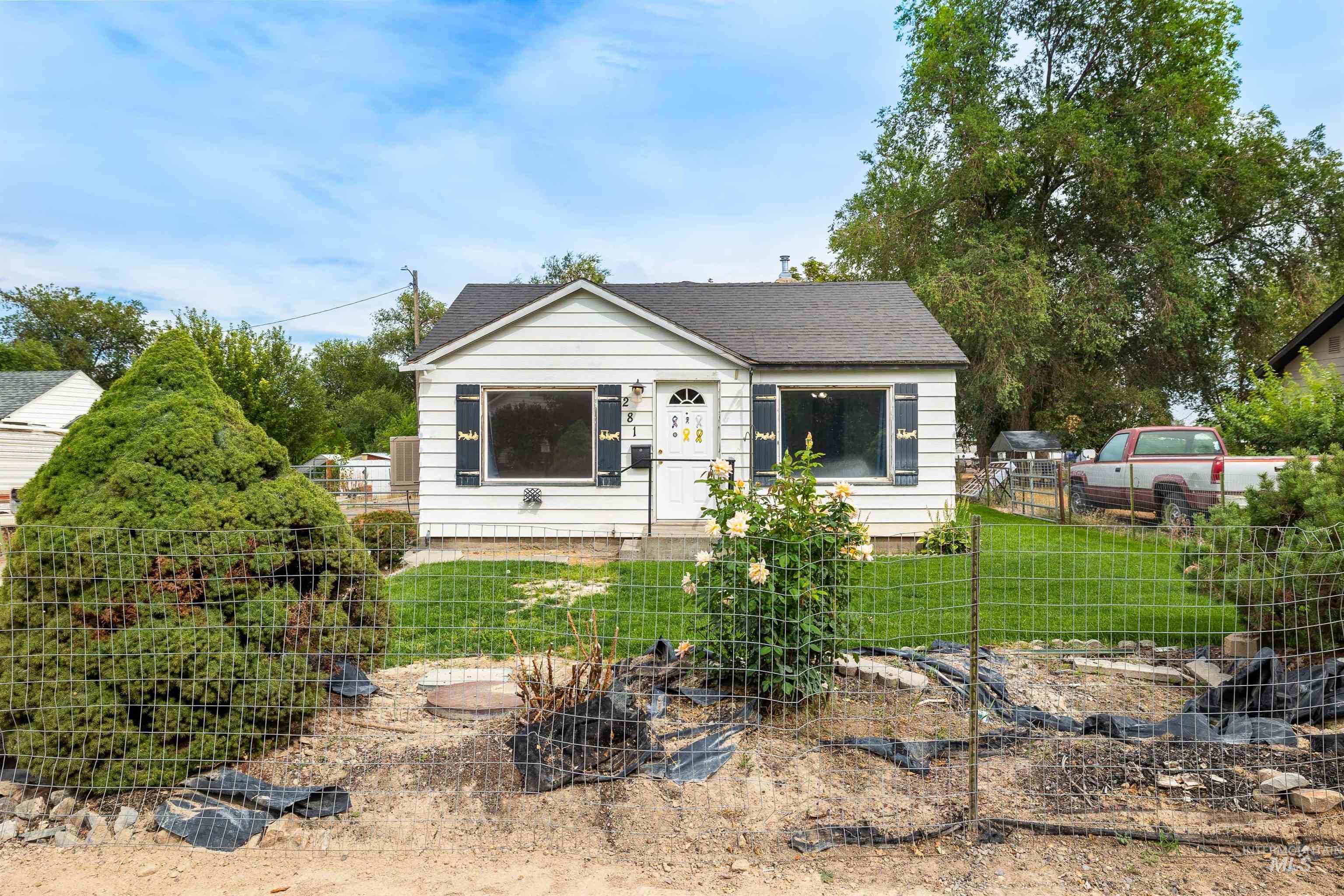 281 Lois St, Twin Falls, Idaho 83301, 2 Bedrooms, 1 Bathroom, Residential For Sale, Price $245,000,MLS 98997922