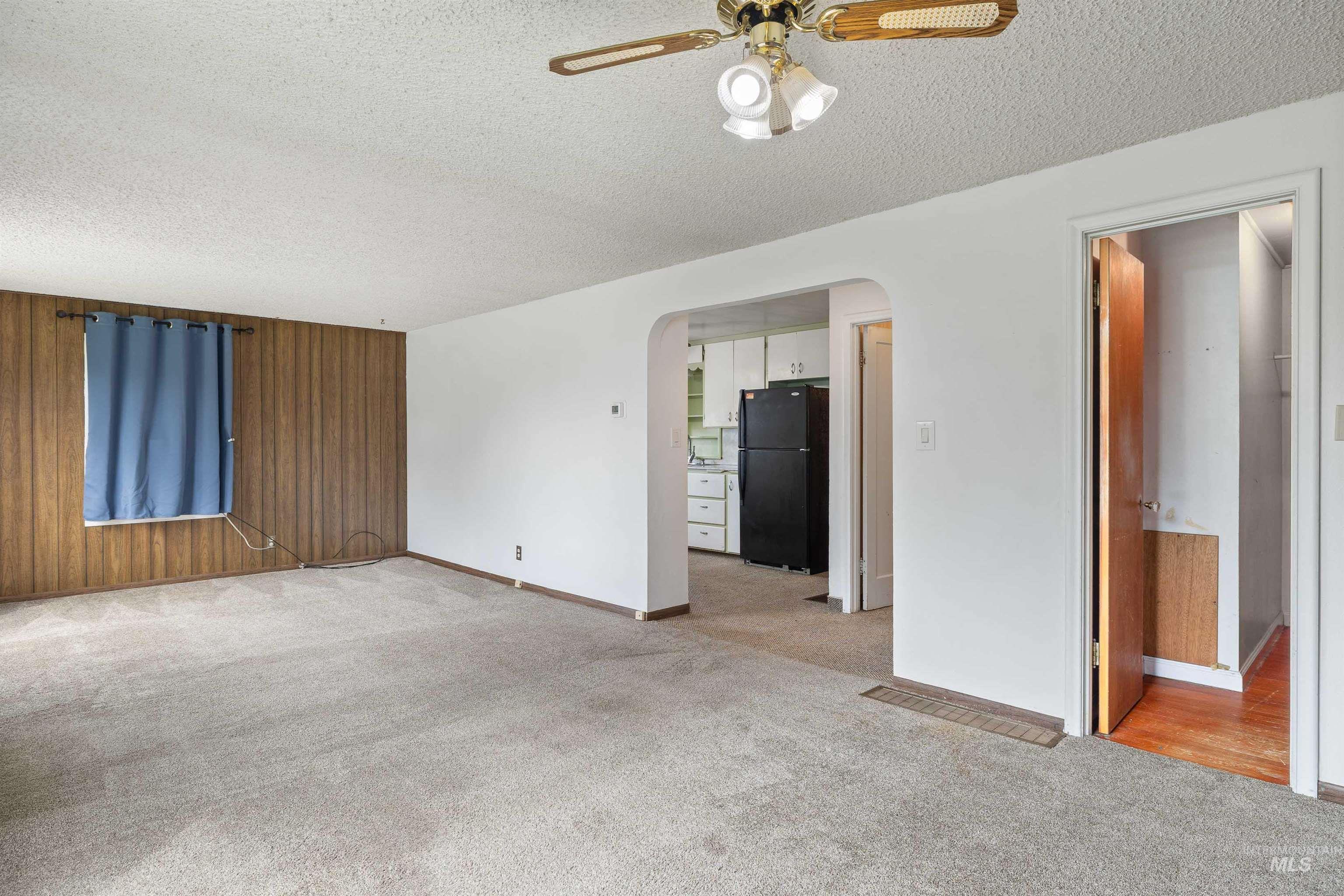 281 Lois St, Twin Falls, Idaho 83301, 2 Bedrooms, 1 Bathroom, Residential For Sale, Price $245,000,MLS 98997922