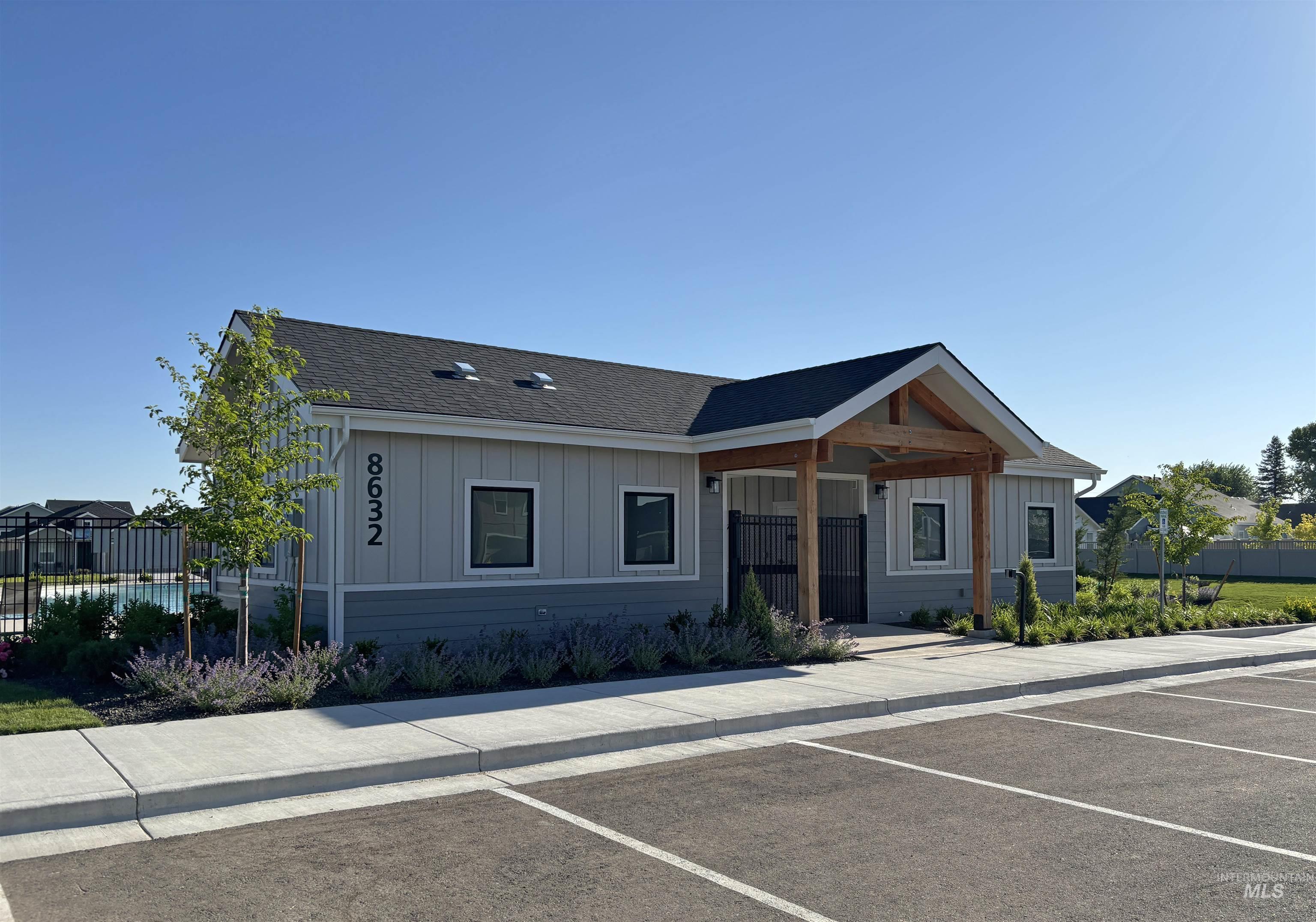 8612 E Love Ct, Nampa, Idaho 83687, 3 Bedrooms, 2 Bathrooms, Residential For Sale, Price $476,900,MLS 98997925