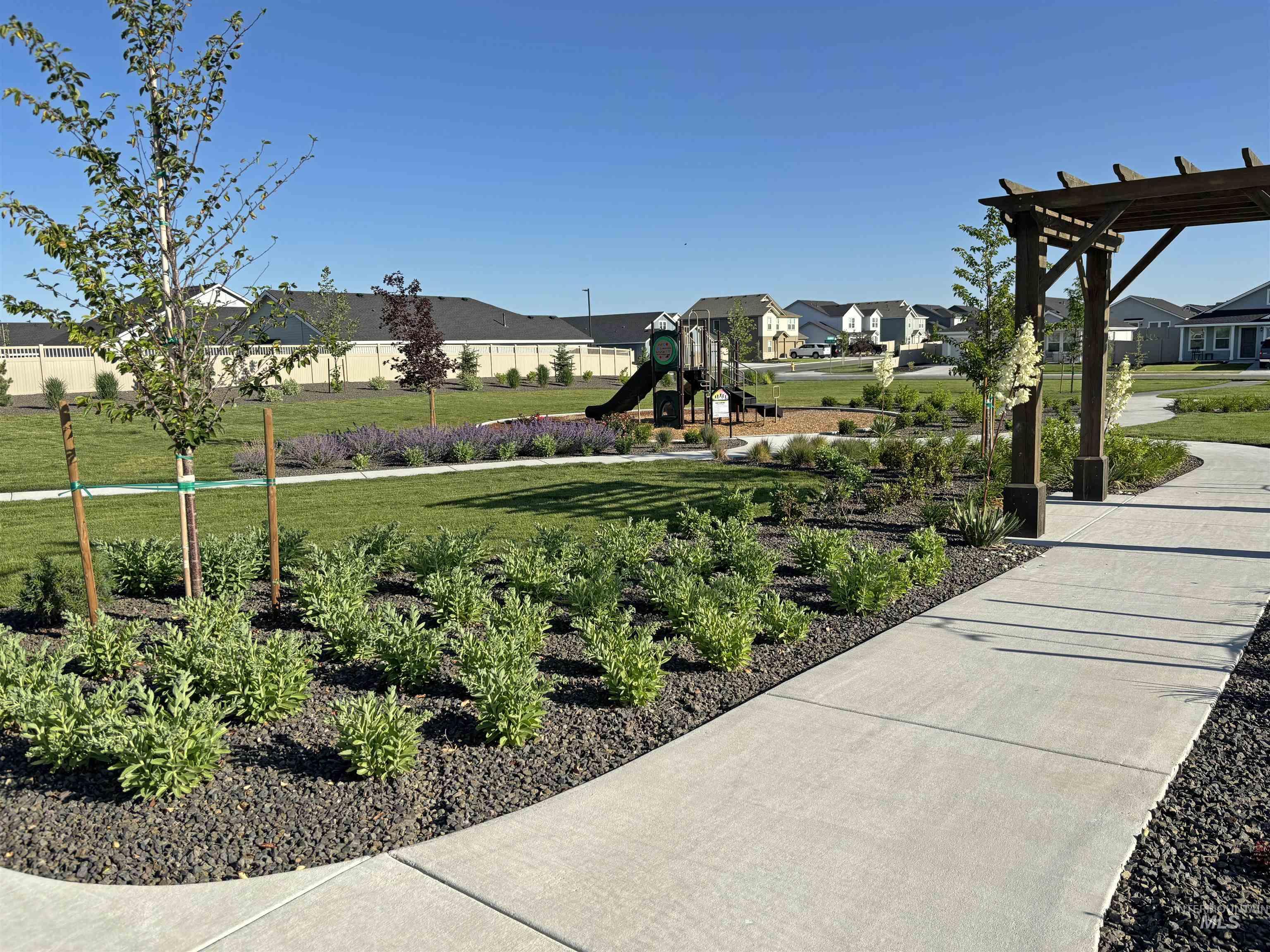 8612 E Love Ct, Nampa, Idaho 83687, 3 Bedrooms, 2 Bathrooms, Residential For Sale, Price $476,900,MLS 98997925
