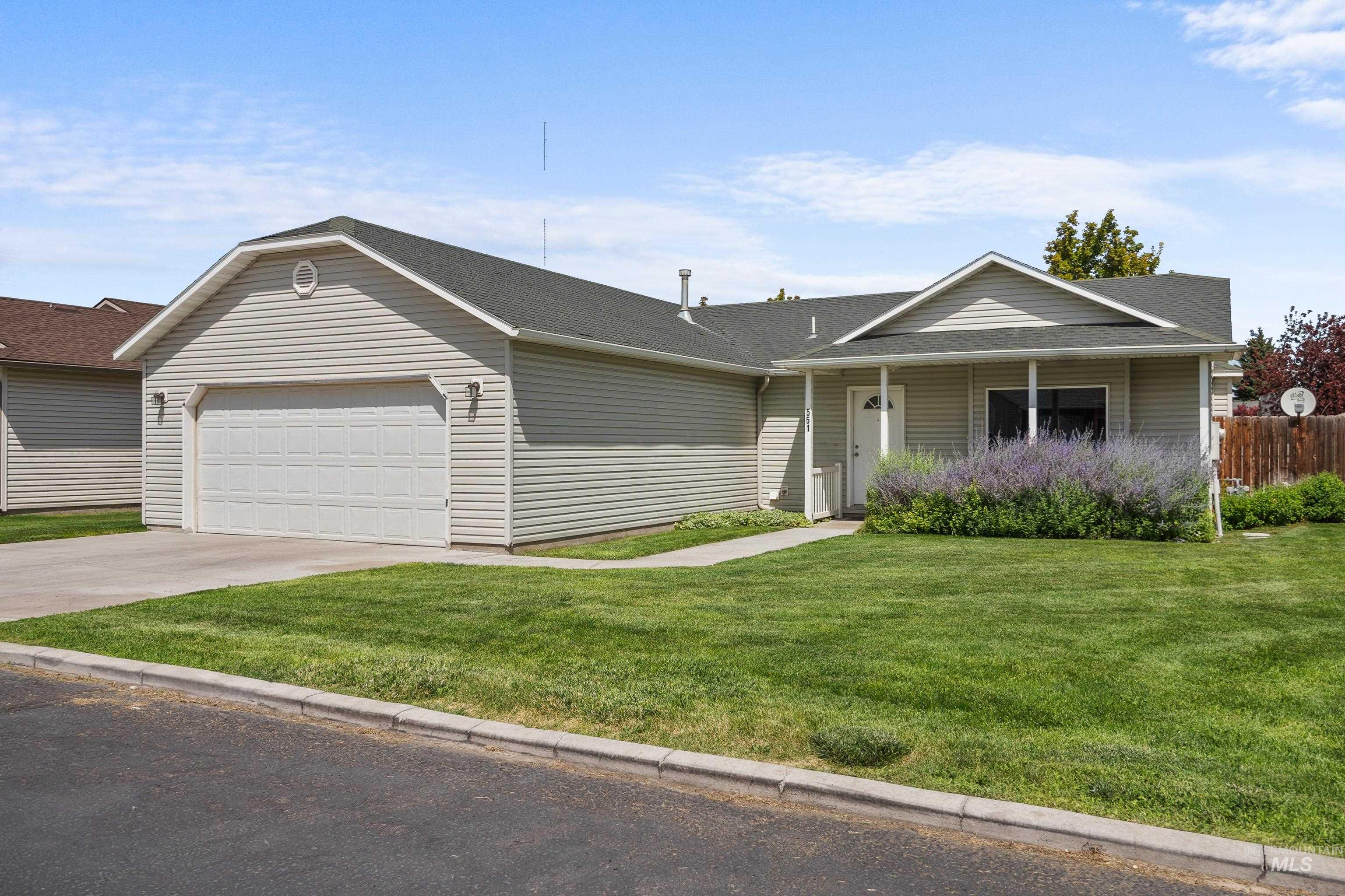 551 E Magnolia, Twin Falls, Idaho 83301, 3 Bedrooms, 2 Bathrooms, Residential For Sale, Price $334,900,MLS 98997932