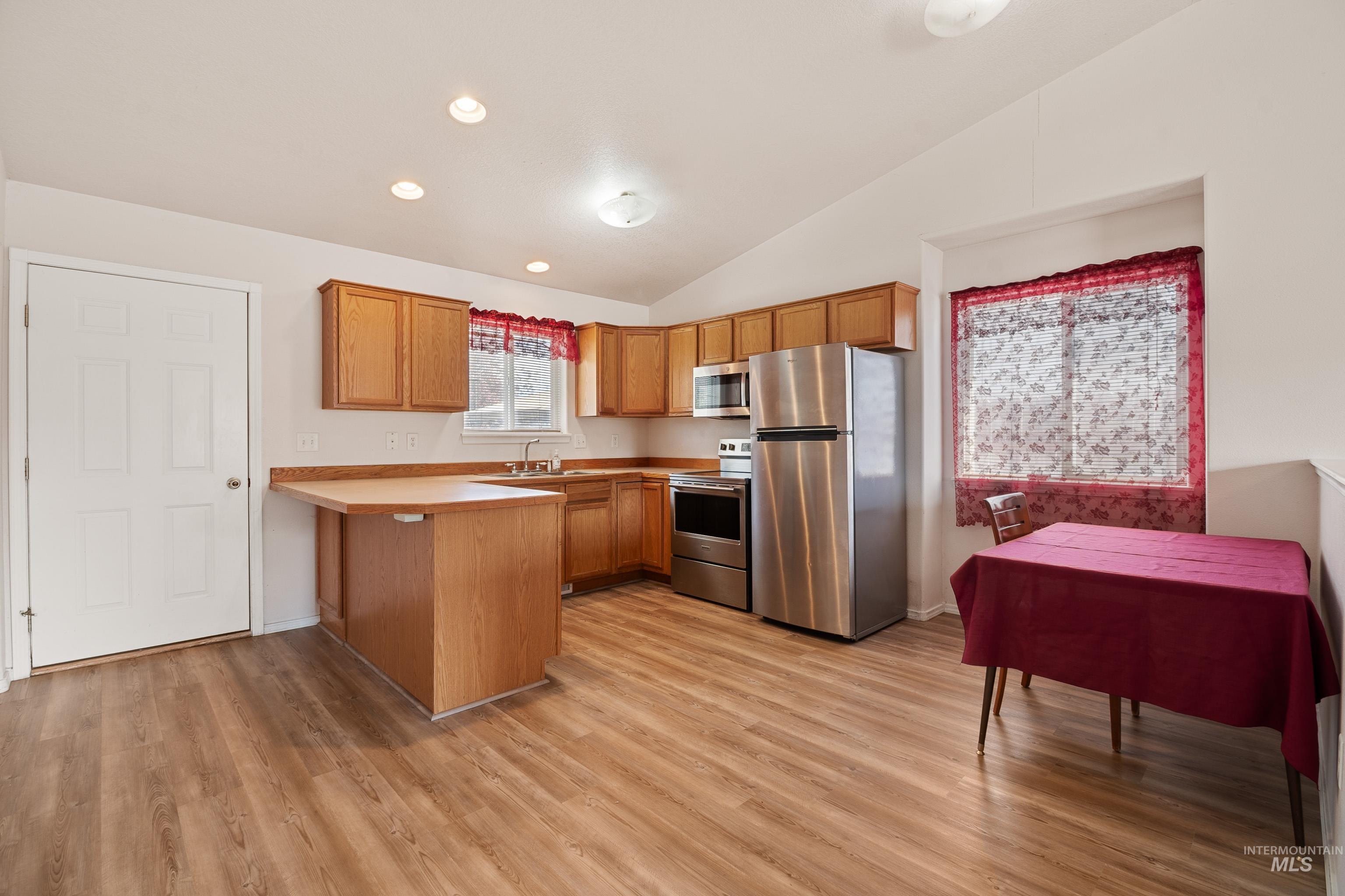 551 E Magnolia, Twin Falls, Idaho 83301, 3 Bedrooms, 2 Bathrooms, Residential For Sale, Price $334,900,MLS 98997932
